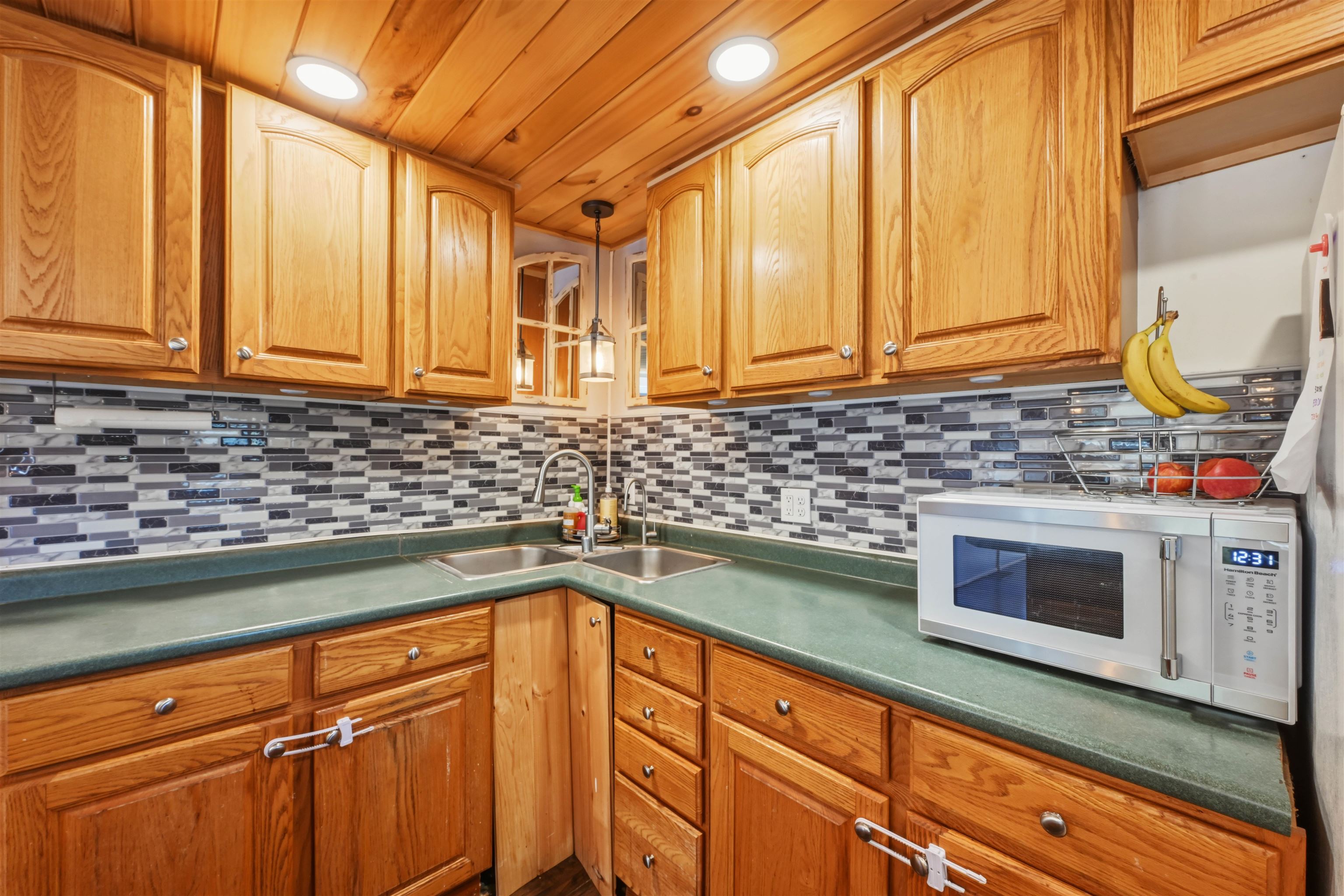 1904 Duffy Hill Road Property Photo 9