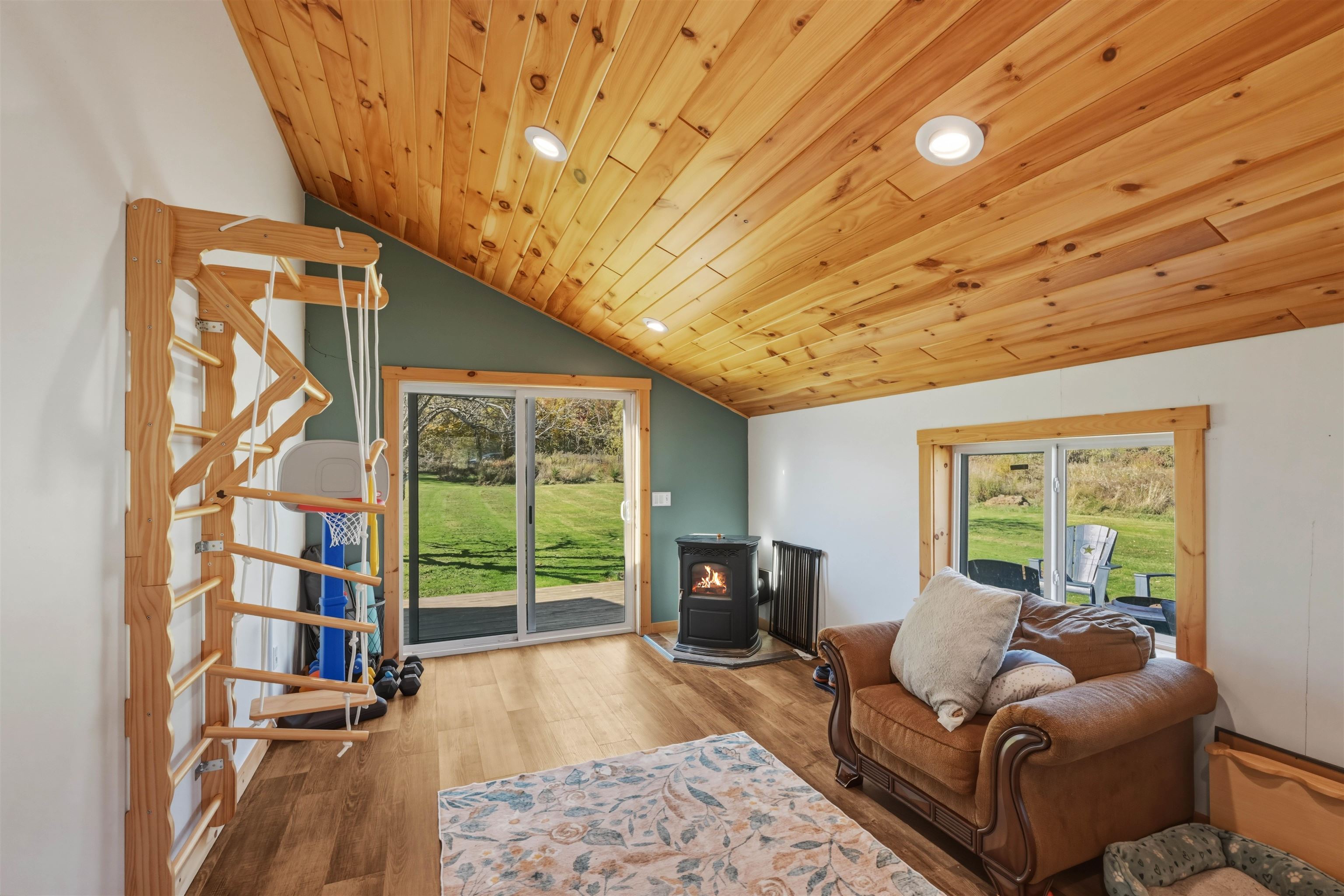 1904 Duffy Hill Road Property Photo 13