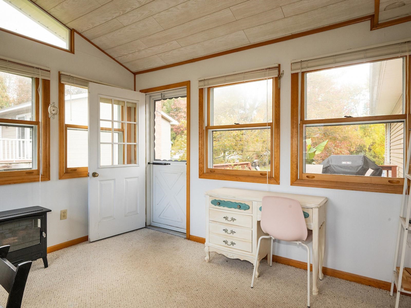 16 Greenwood Avenue Property Photo 17