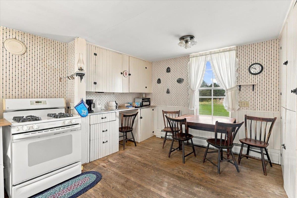 1225 Dorset Street Property Photo 8