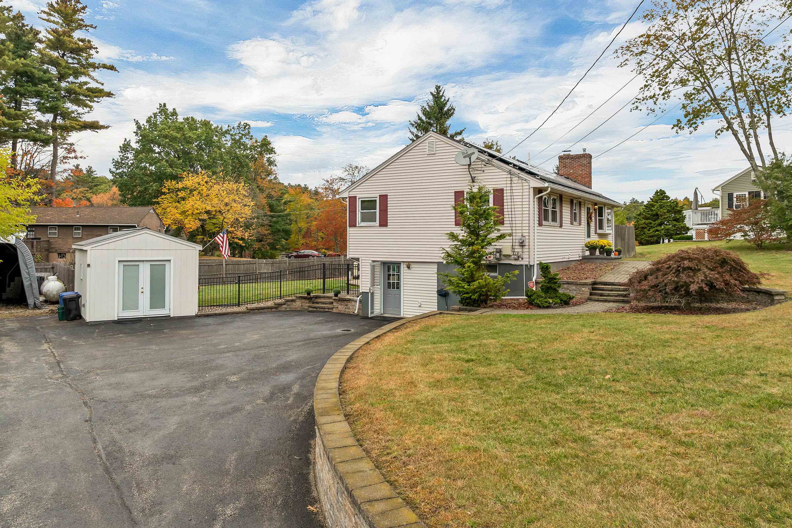 18 East Derry Road Property Photo 1
