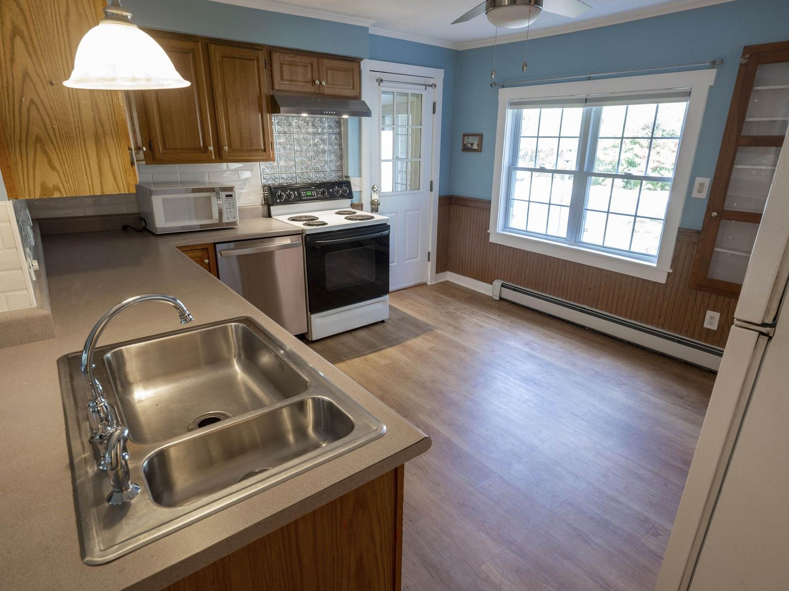 68 Davis Avenue Property Photo 6