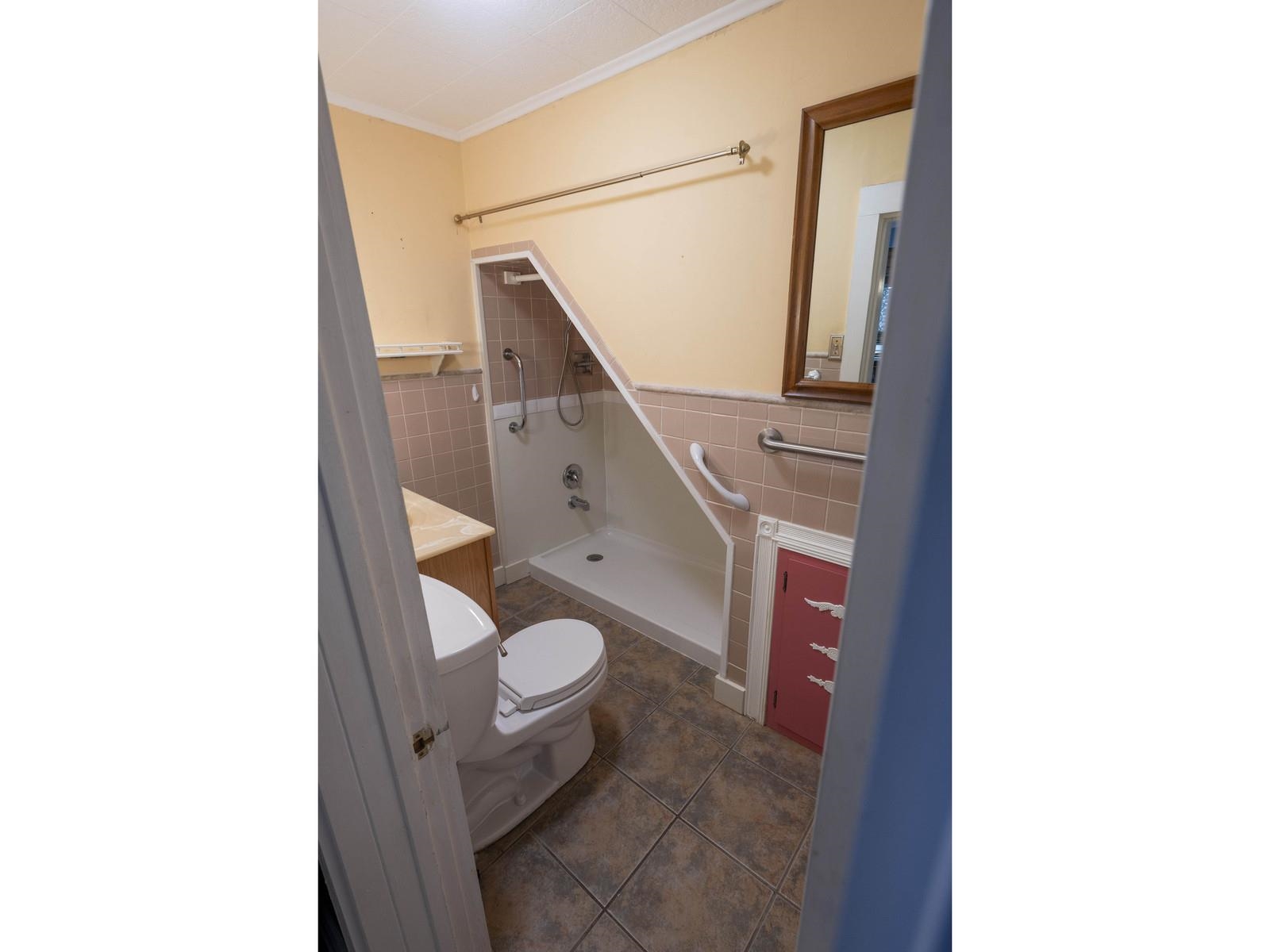 68 Davis Avenue Property Photo 17