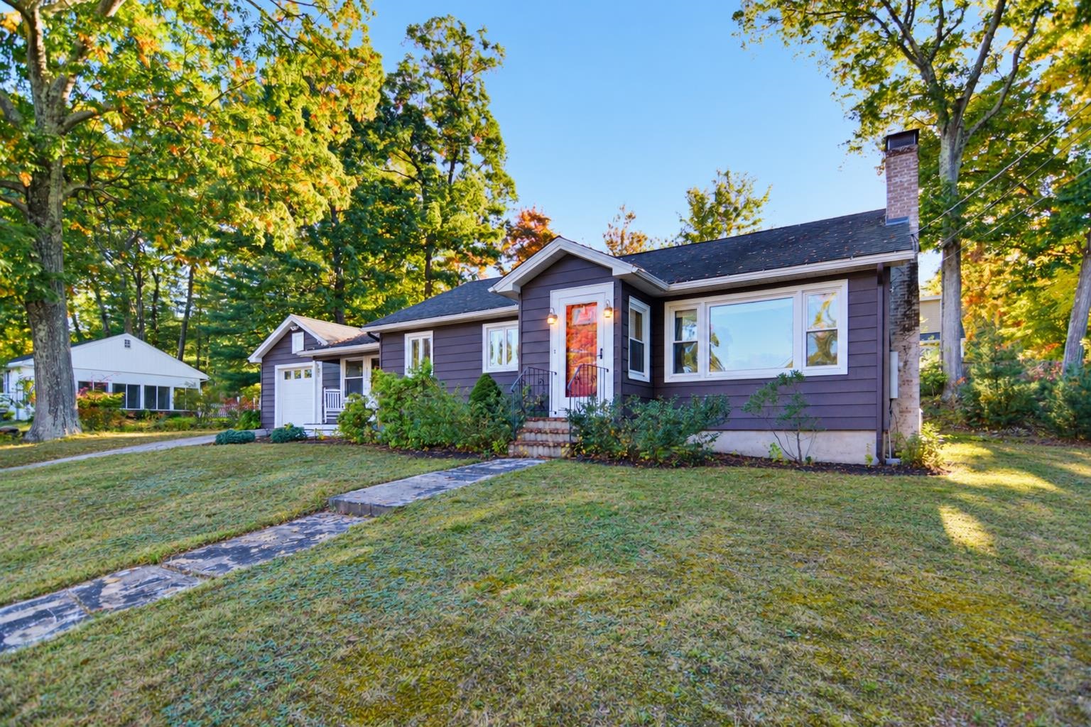 453 Oak Street Property Photo 1