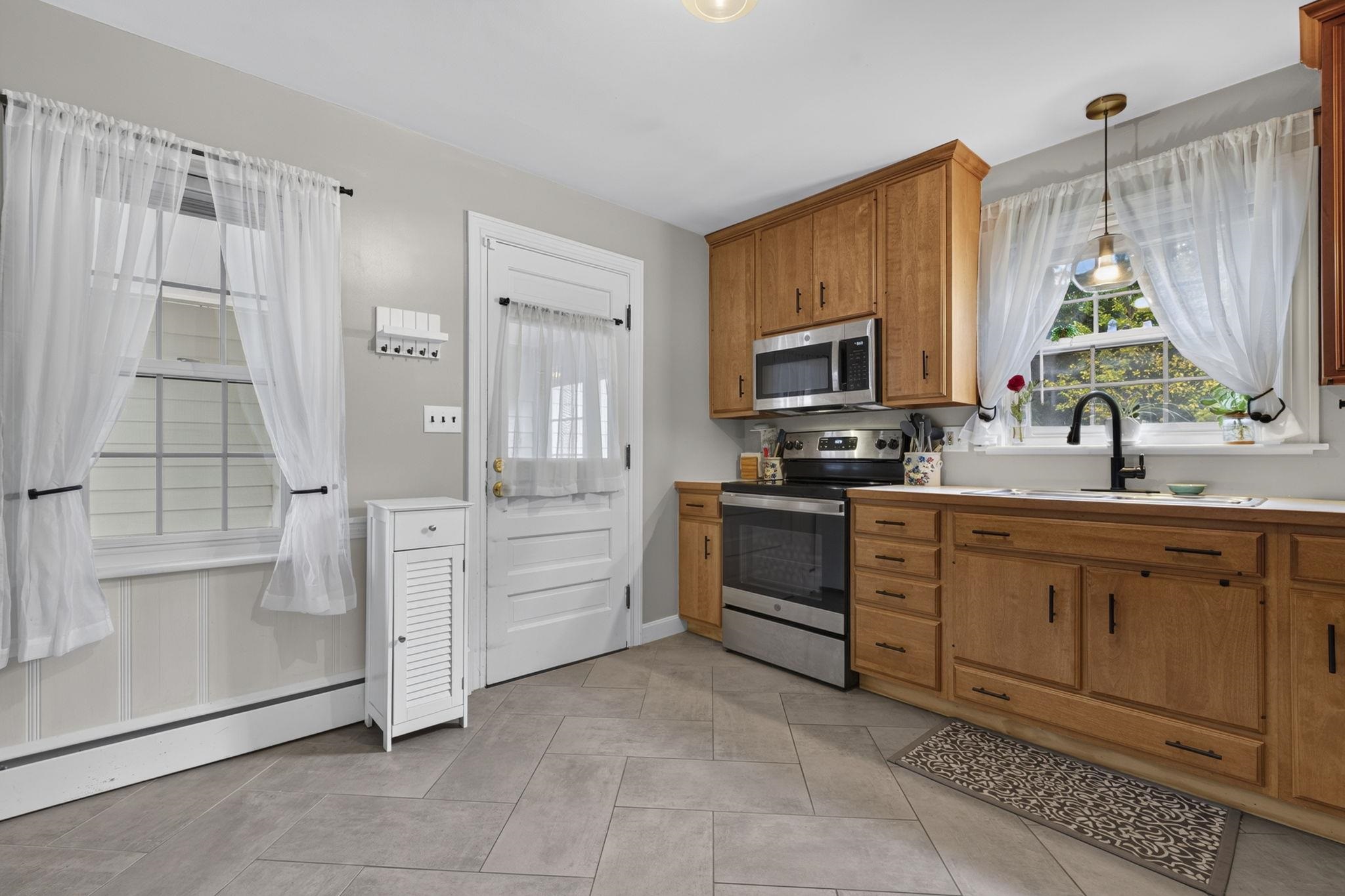 18 Drew Road Property Photo 5