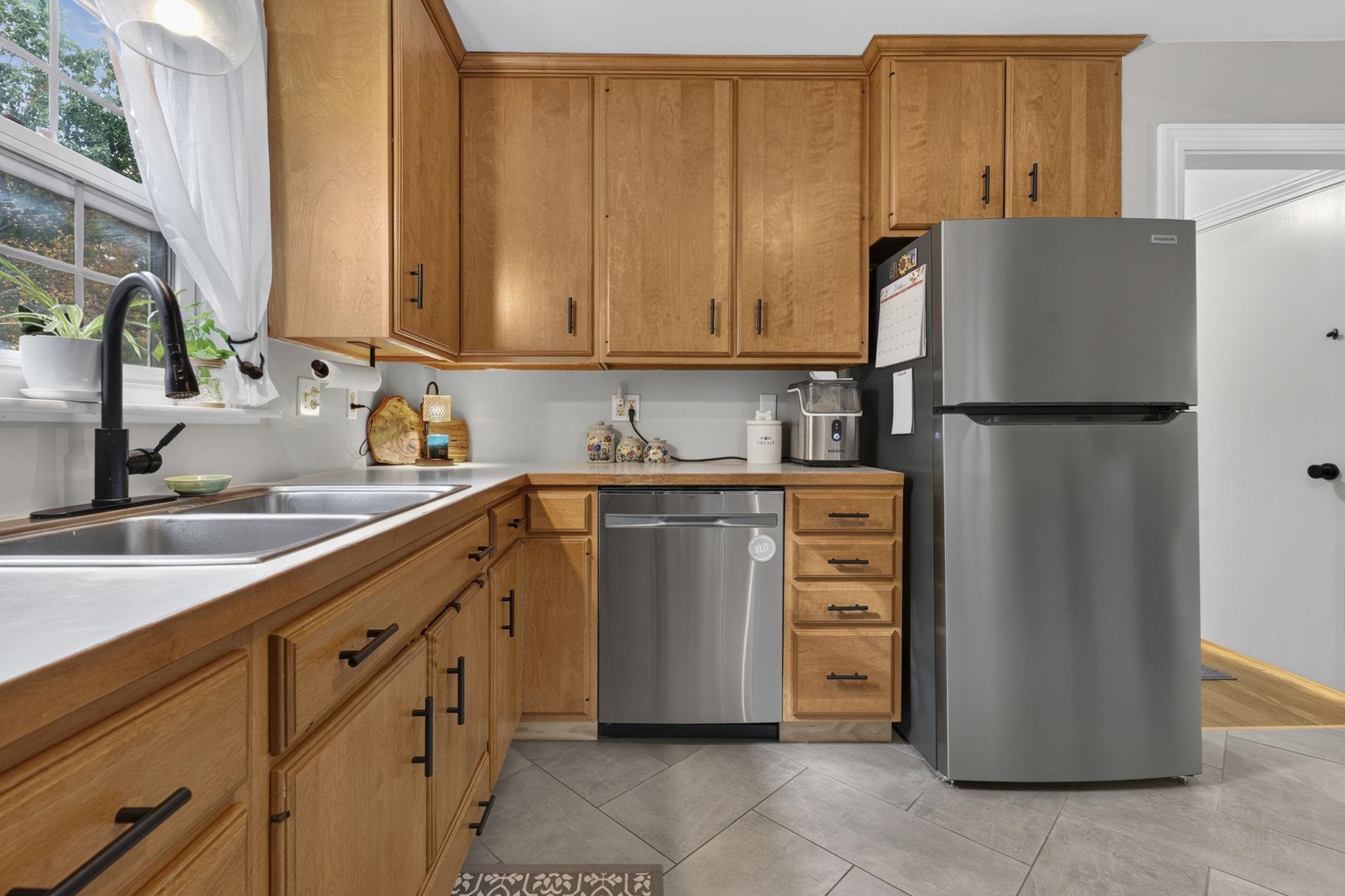 18 Drew Road Property Photo 9