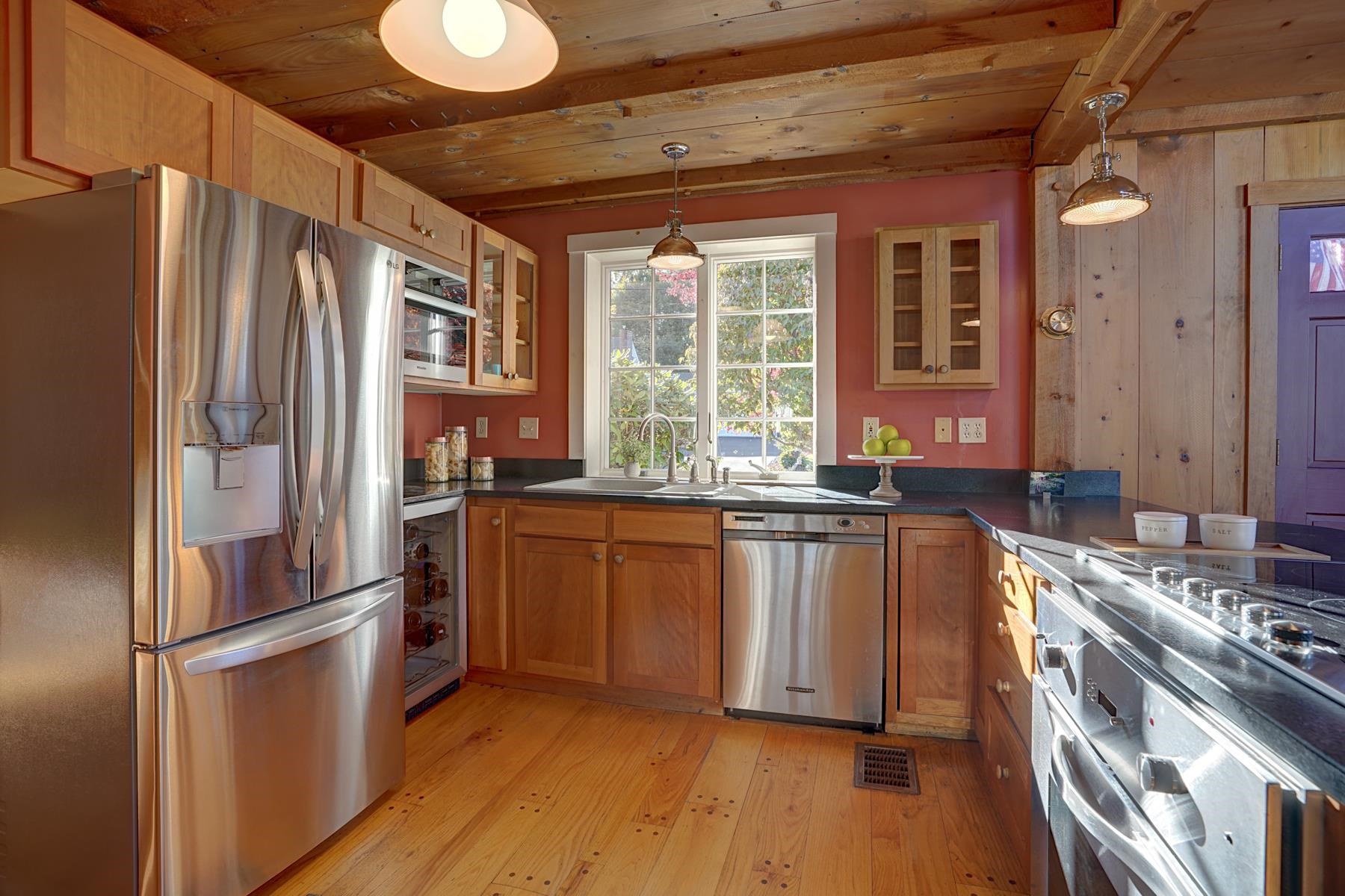 12 Roberts Road Property Photo 10