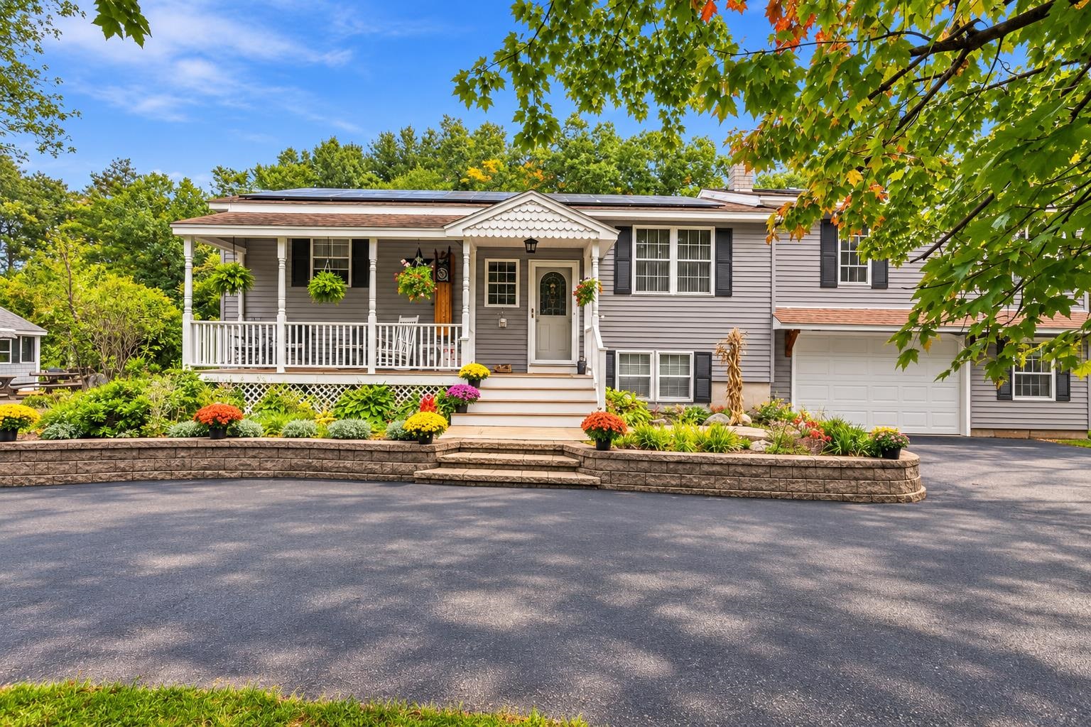 4 Woodbury Drive Property Photo 1