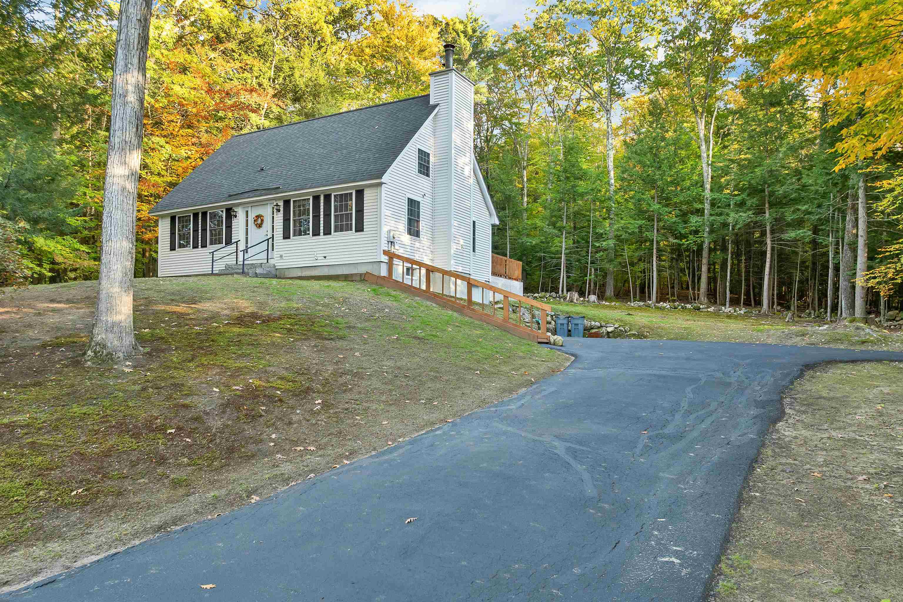 135 Worfield Circle Property Photo 1