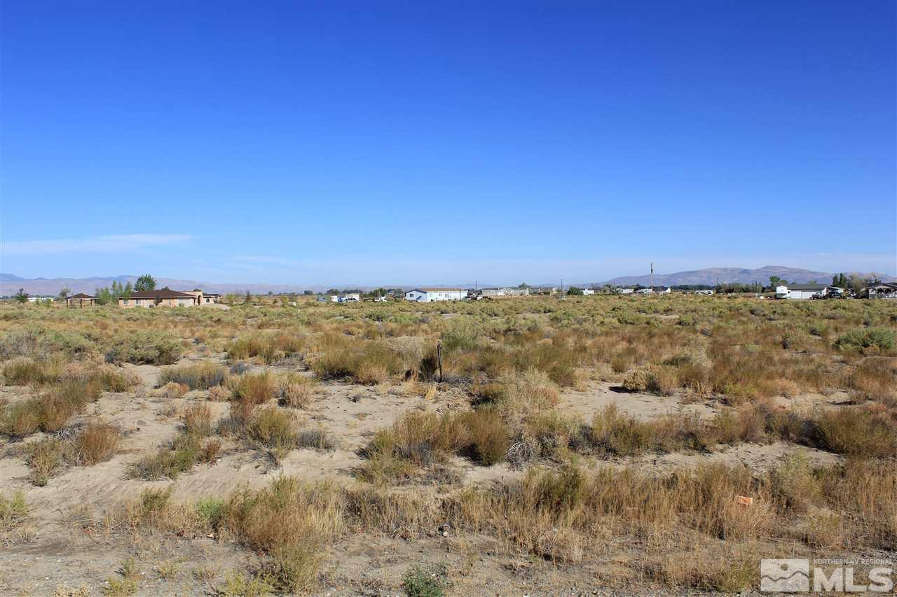 324 E Hwy 95a Property Photo 2