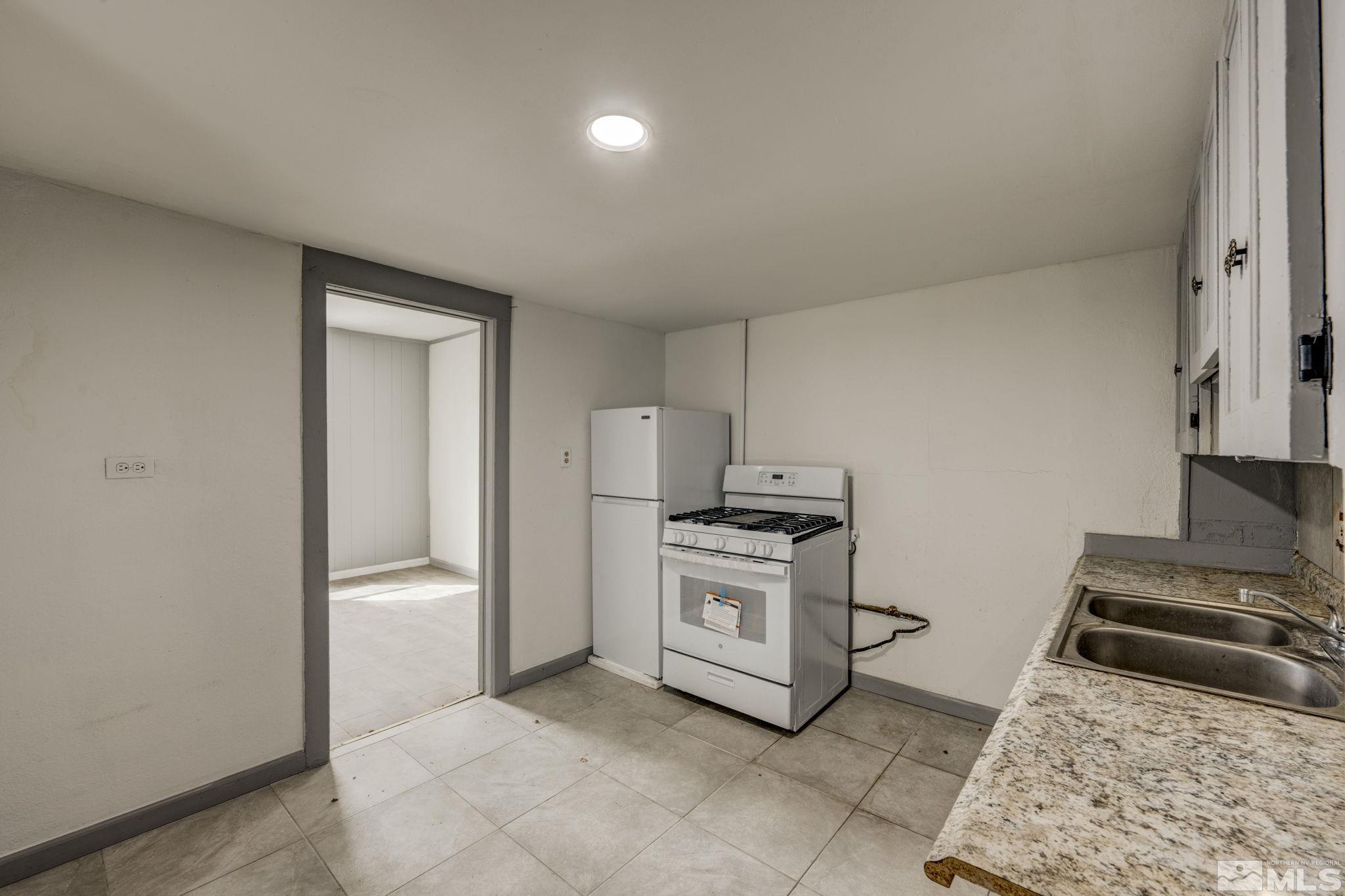 742 D St Property Photo 23