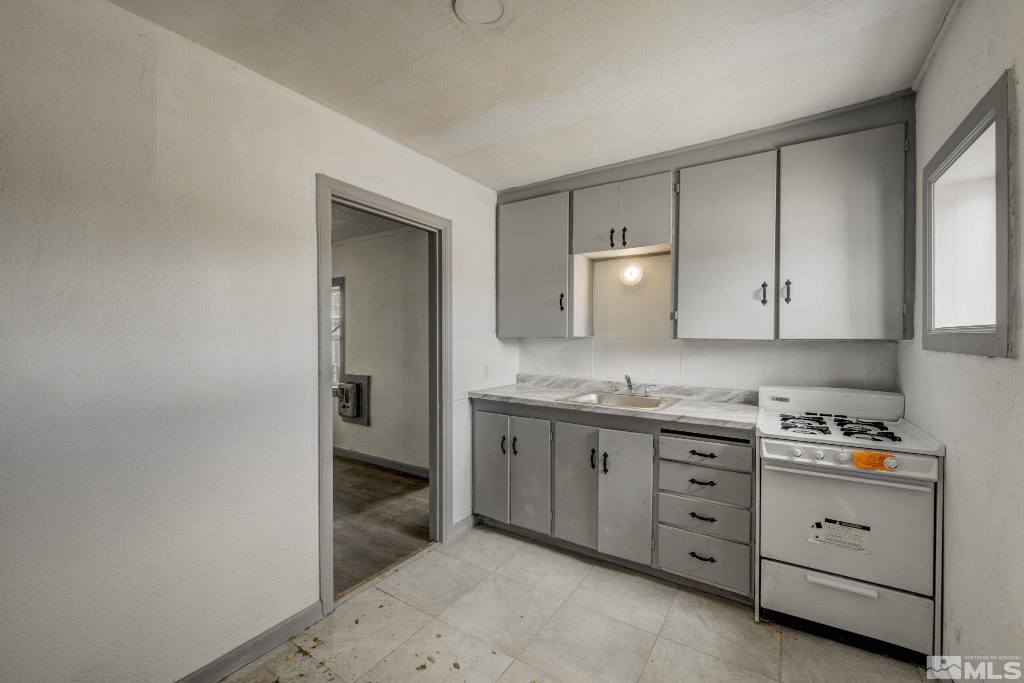 742 D St Property Photo 33