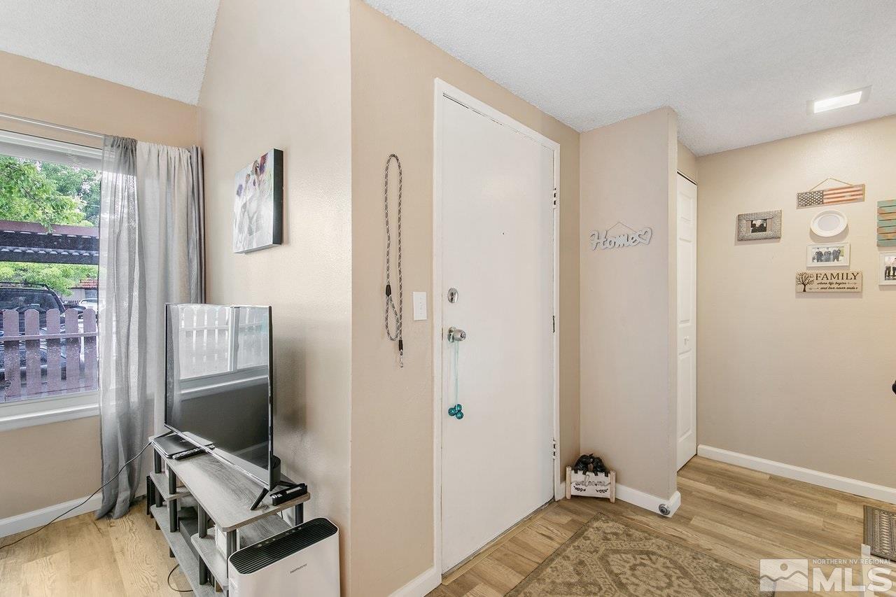 1052 Baywood Drive B Property Photo 6