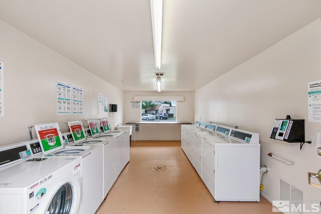 1052 Baywood Drive B Property Photo 19