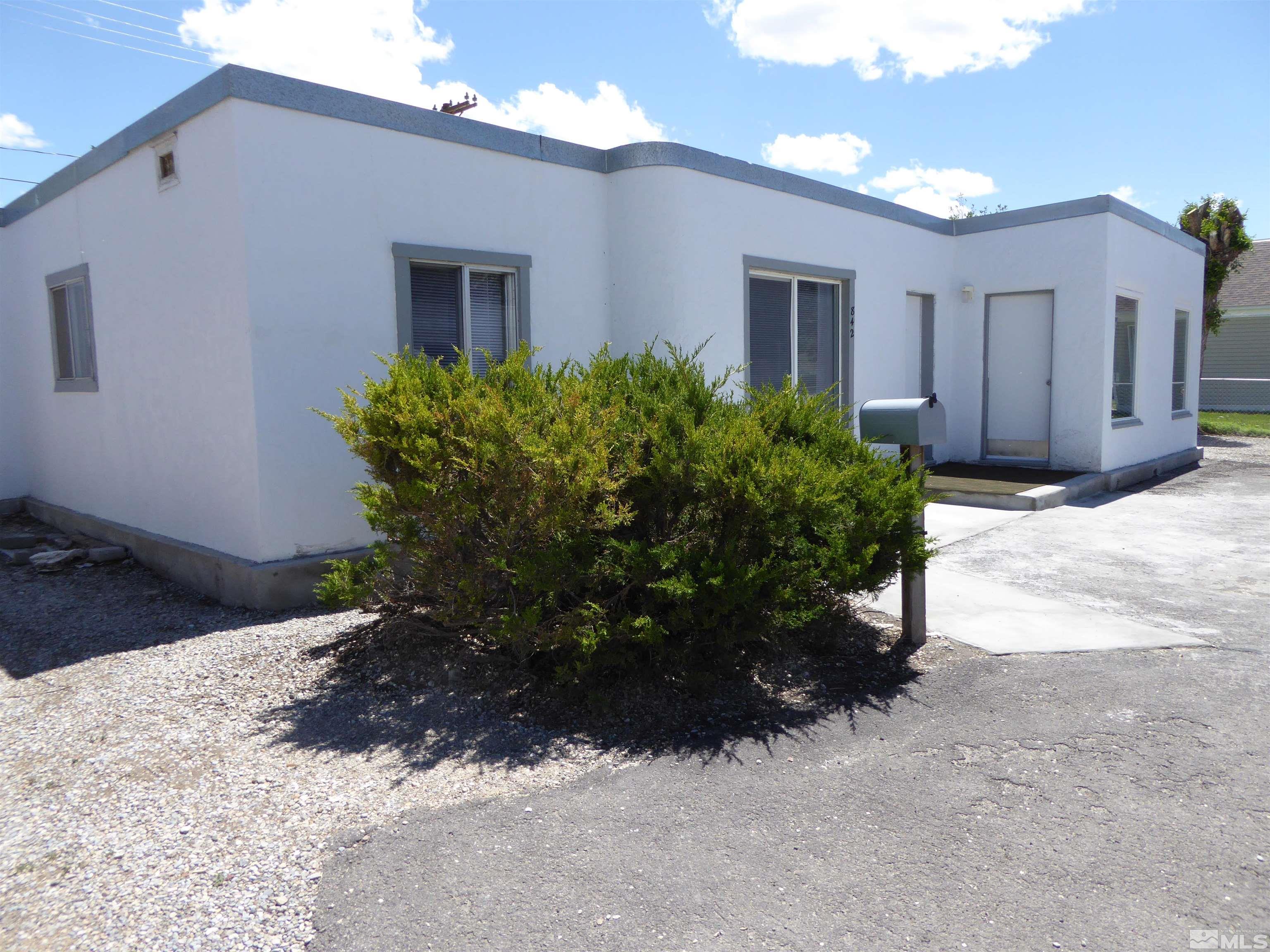 842 E Aultman Street Property Photo 2