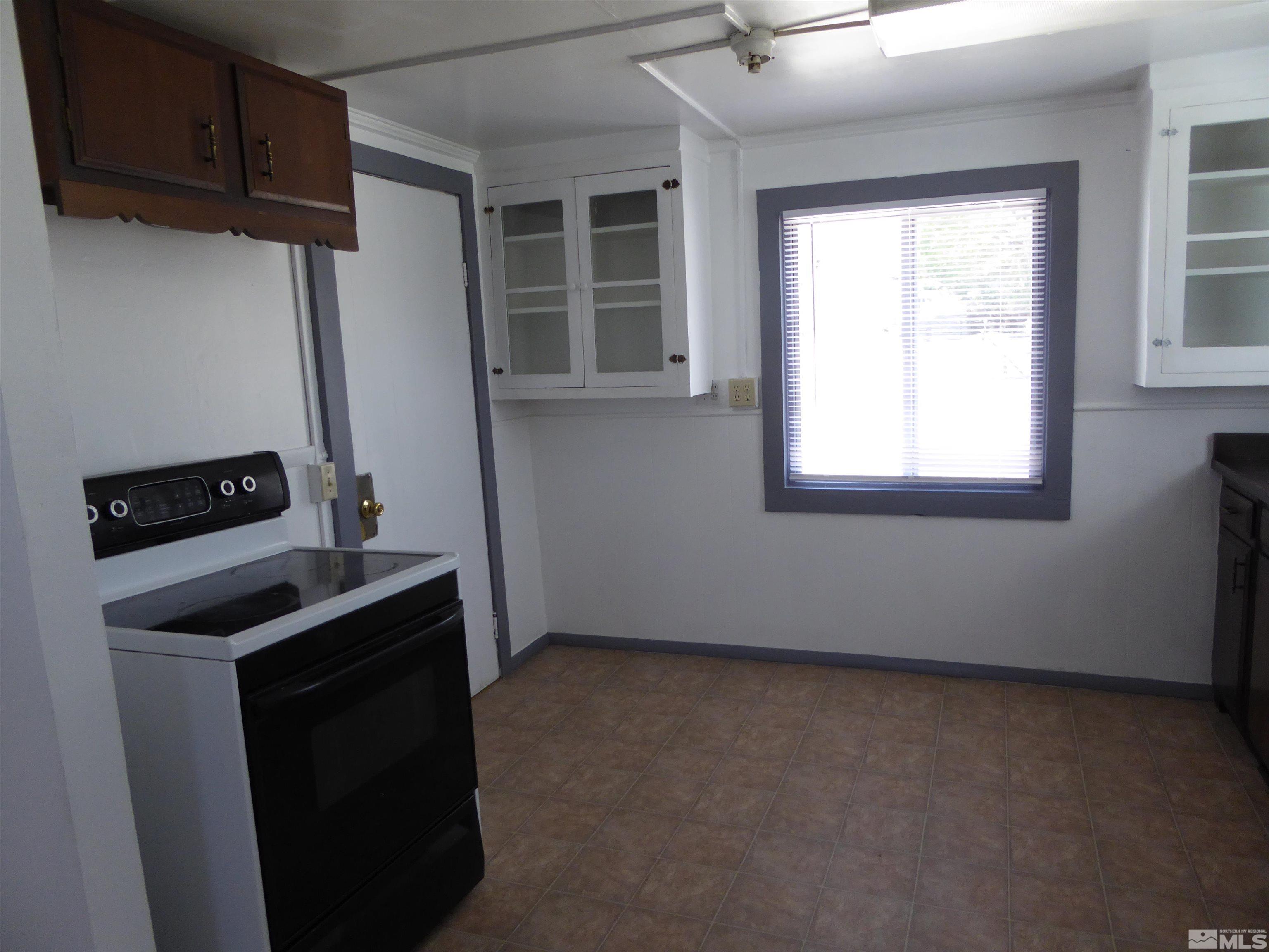 842 E Aultman Street Property Photo 11
