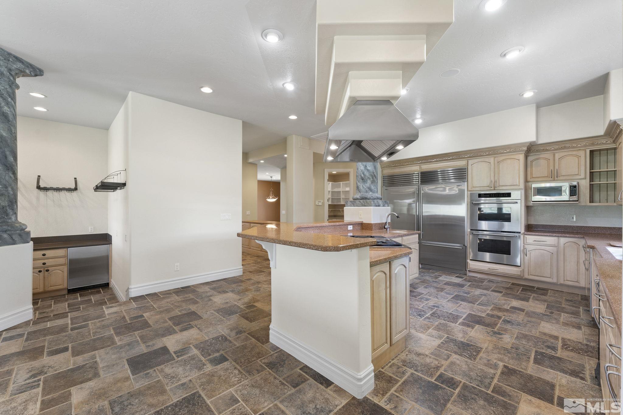 1750 Del Monte Lane Property Photo 4