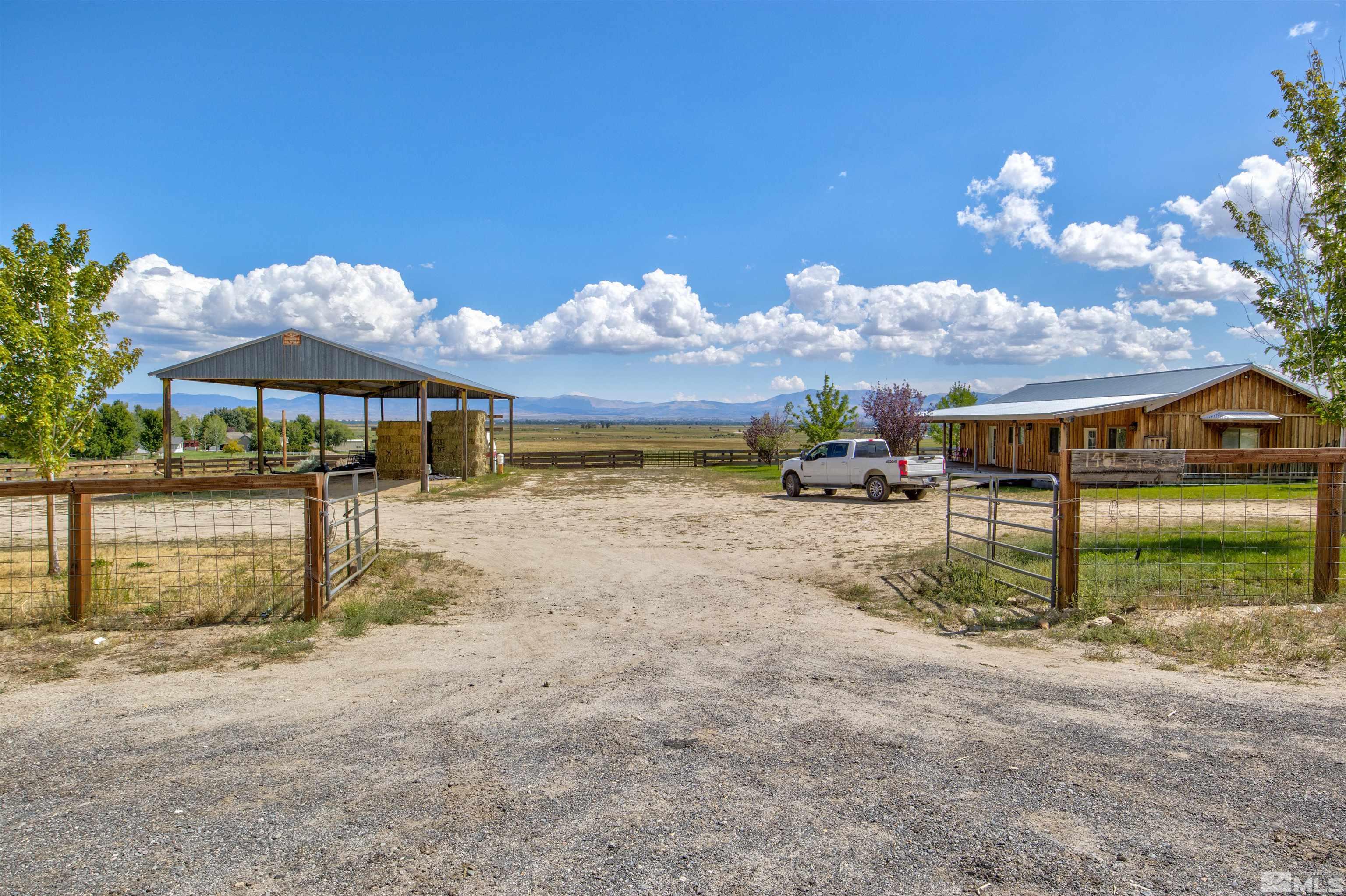 1461 Foothill Road Property Photo 5