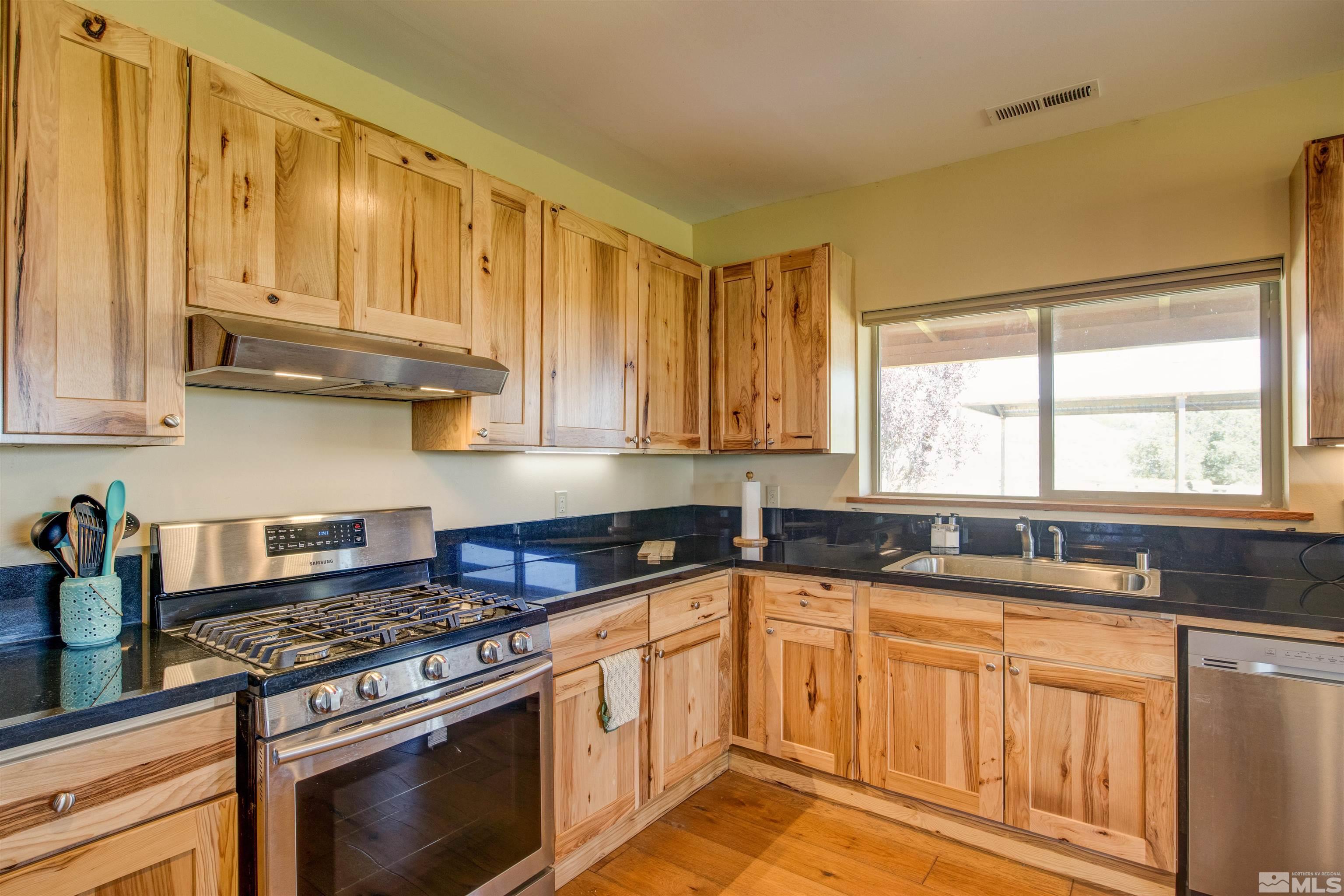1461 Foothill Road Property Photo 13
