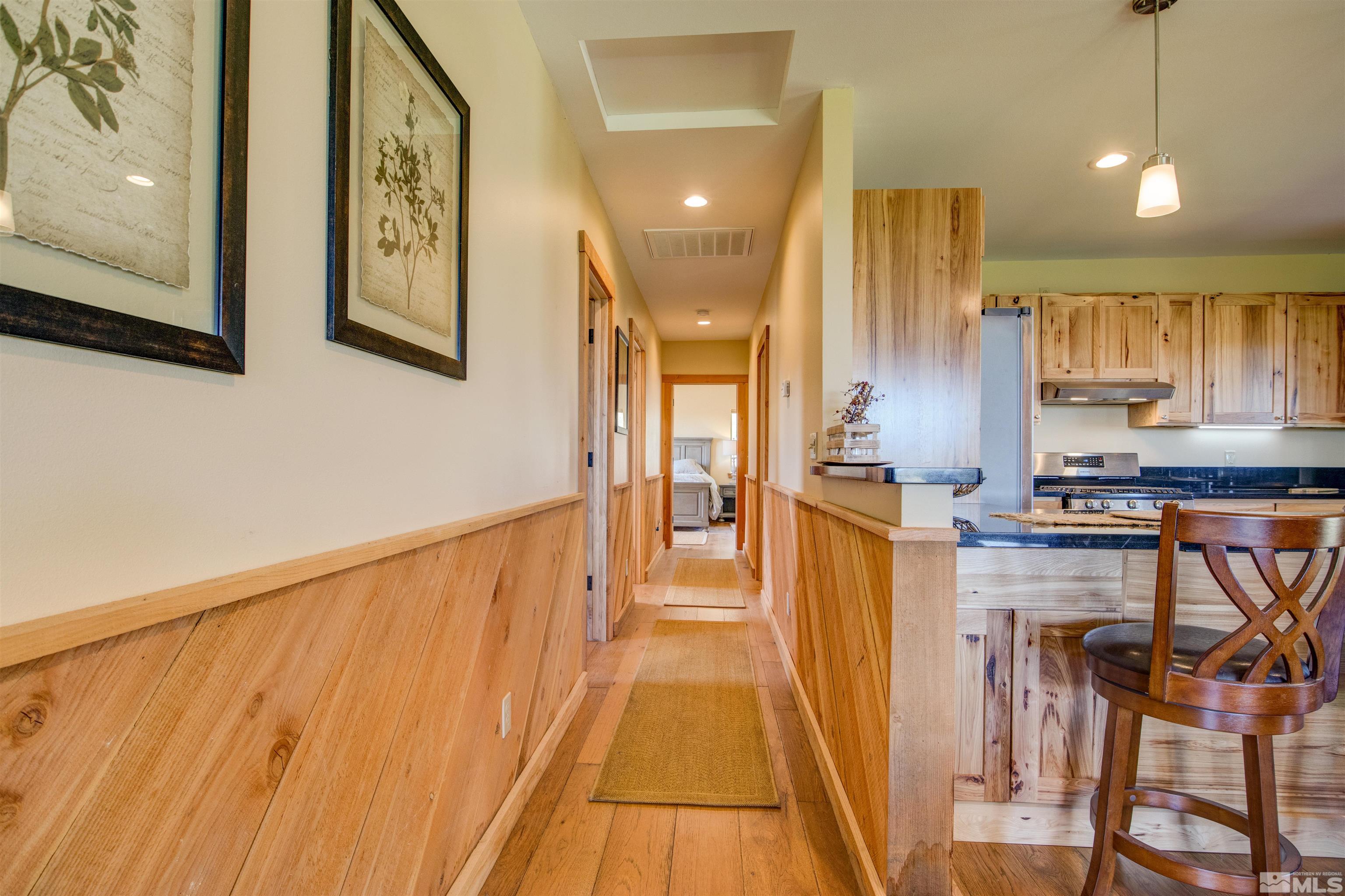 1461 Foothill Road Property Photo 14
