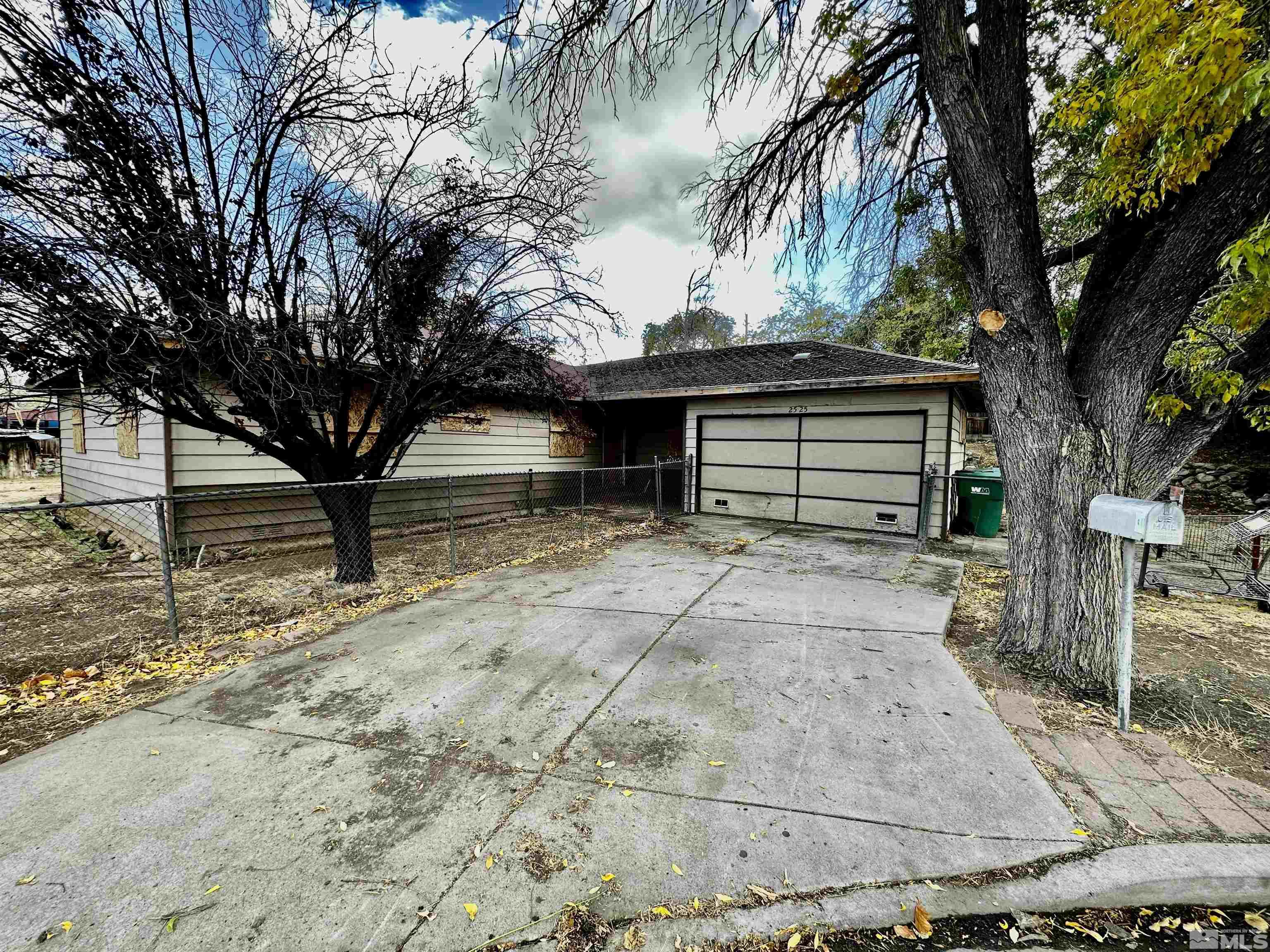 2525 Maxine Cir Property Photo
