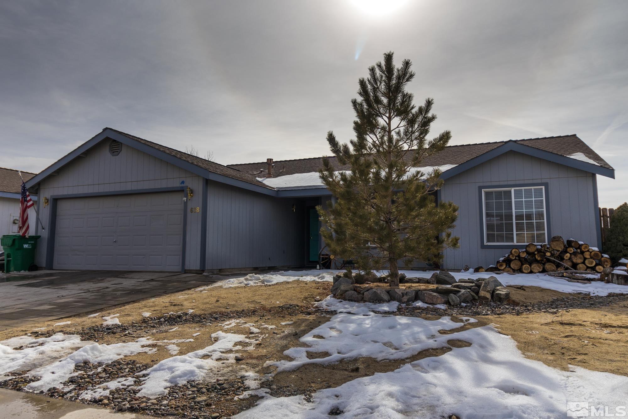 638 Brook Ln Property Photo 1