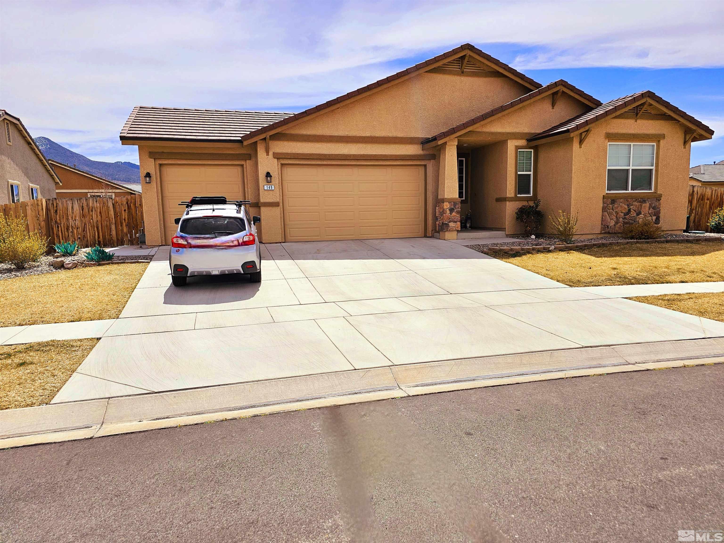 149 Page Dr Property Photo 1