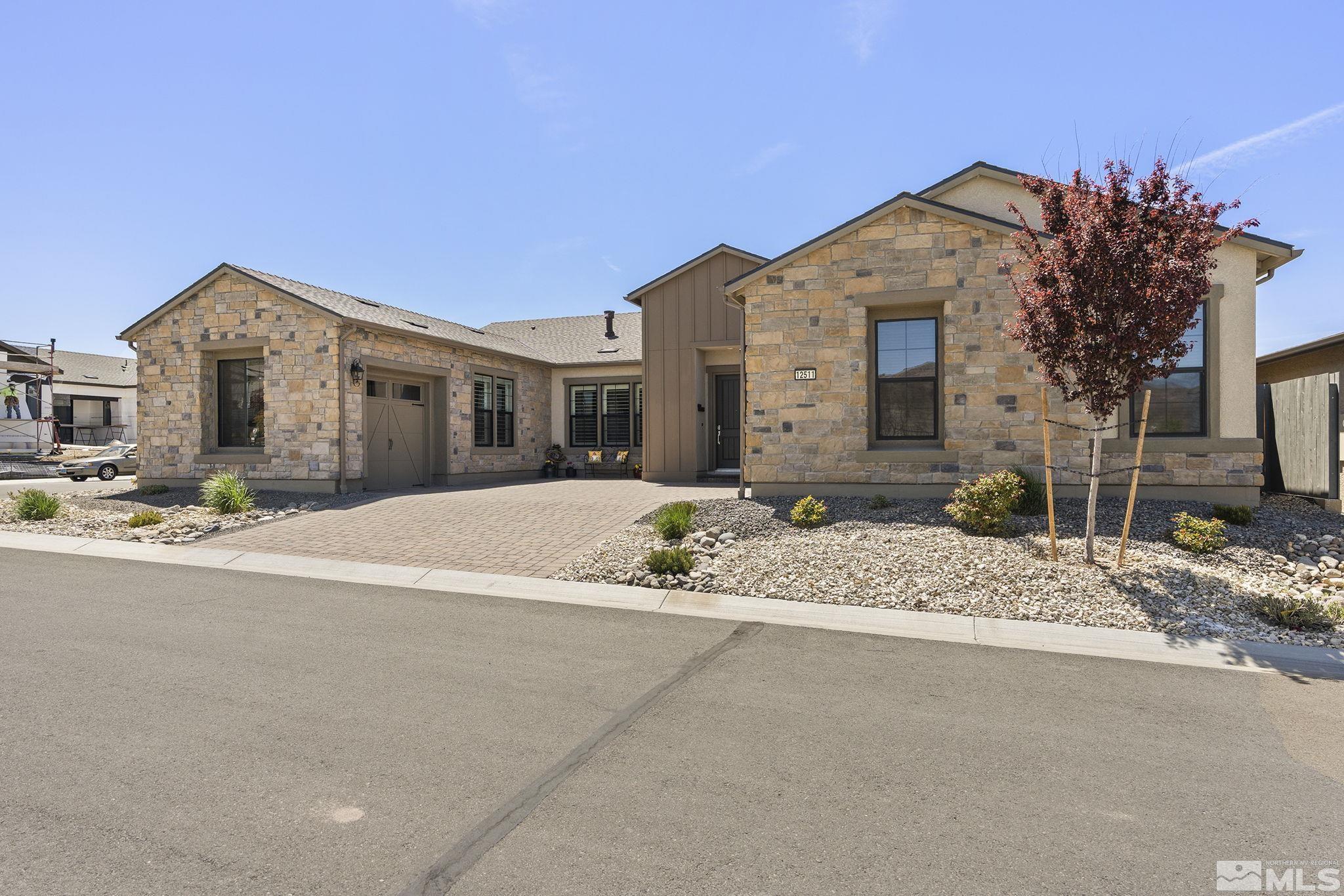 12511 Blue Stream Property Photo 3