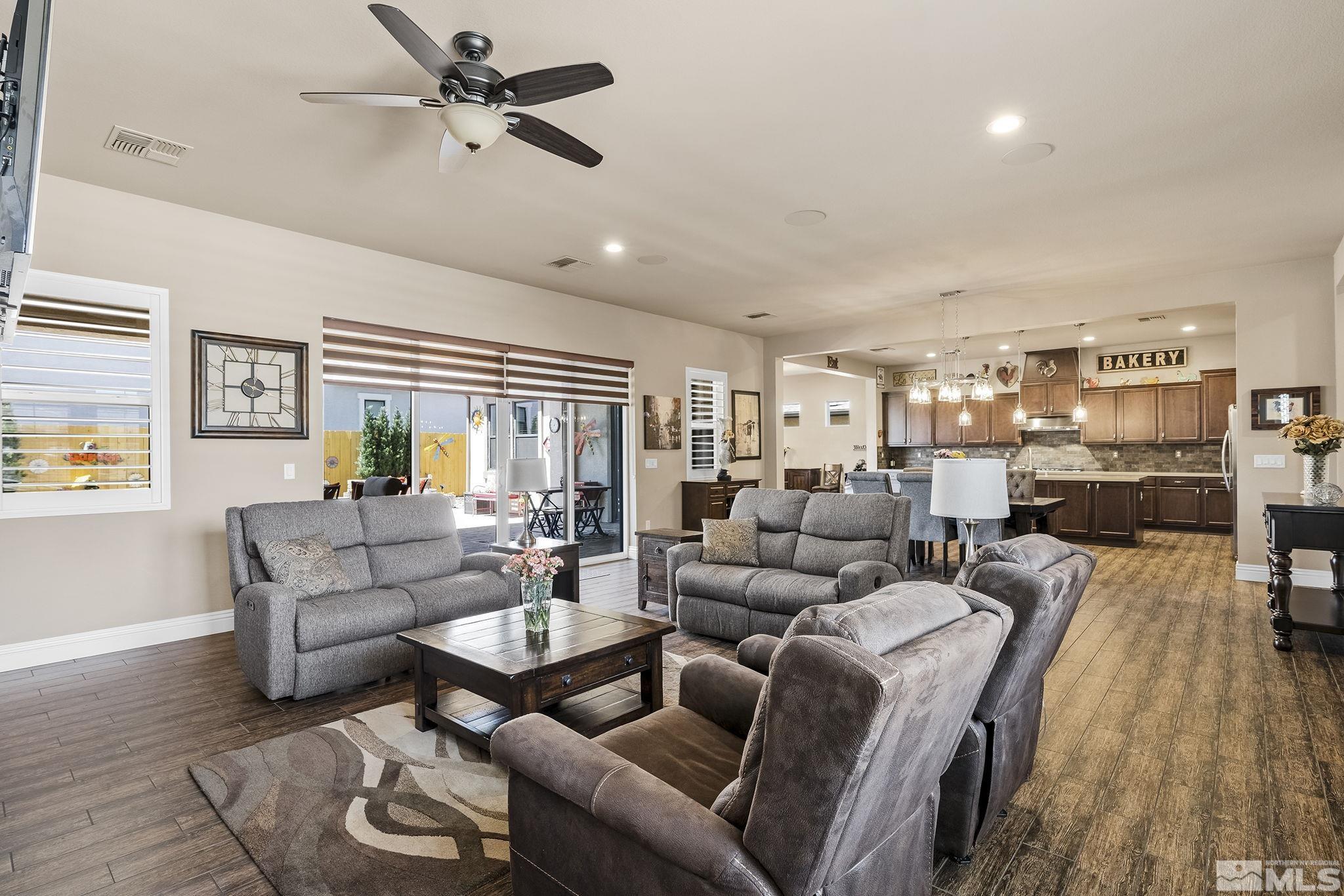 12511 Blue Stream Property Photo 4