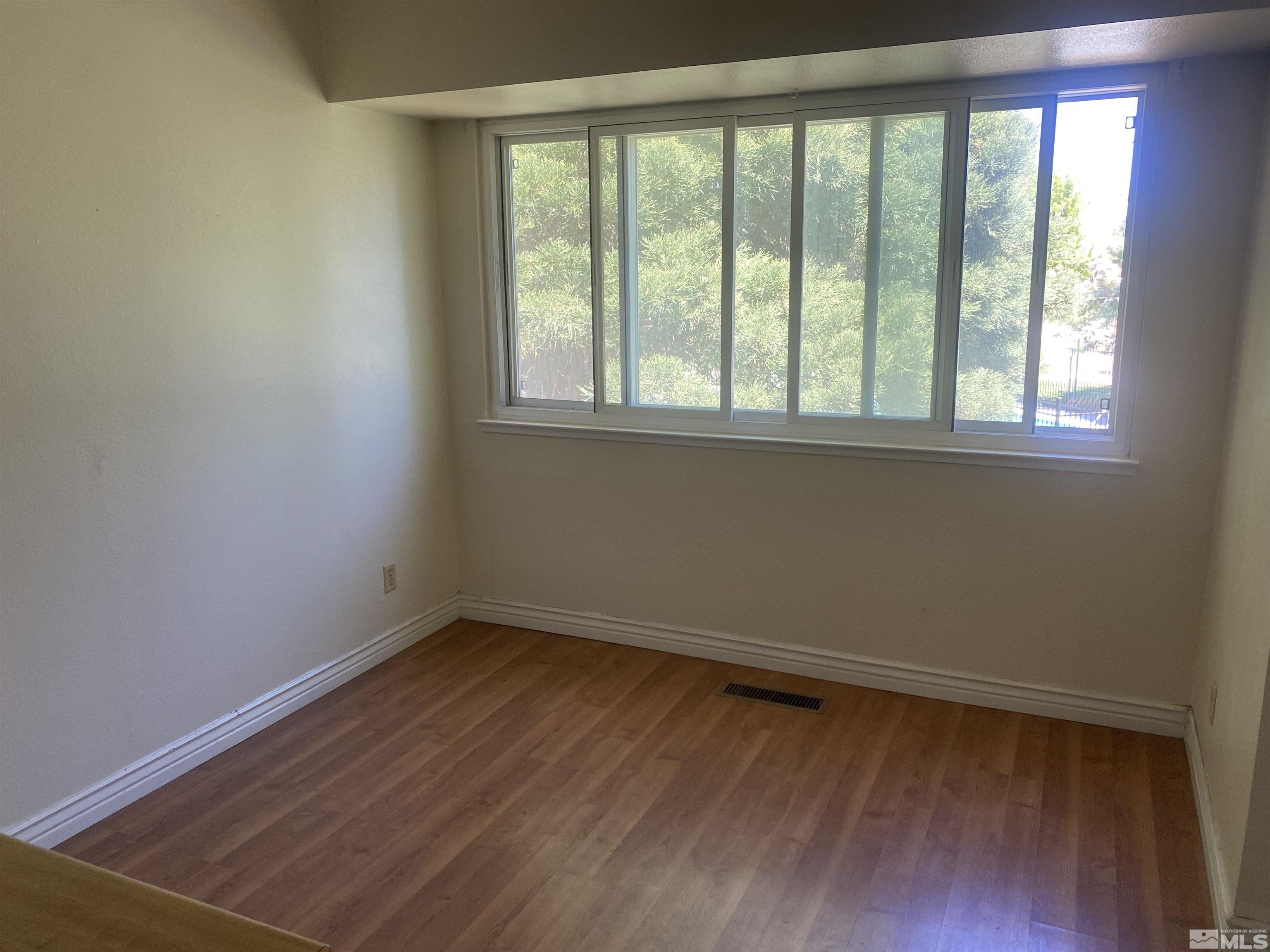2369 Roundhouse Rd Property Photo 5