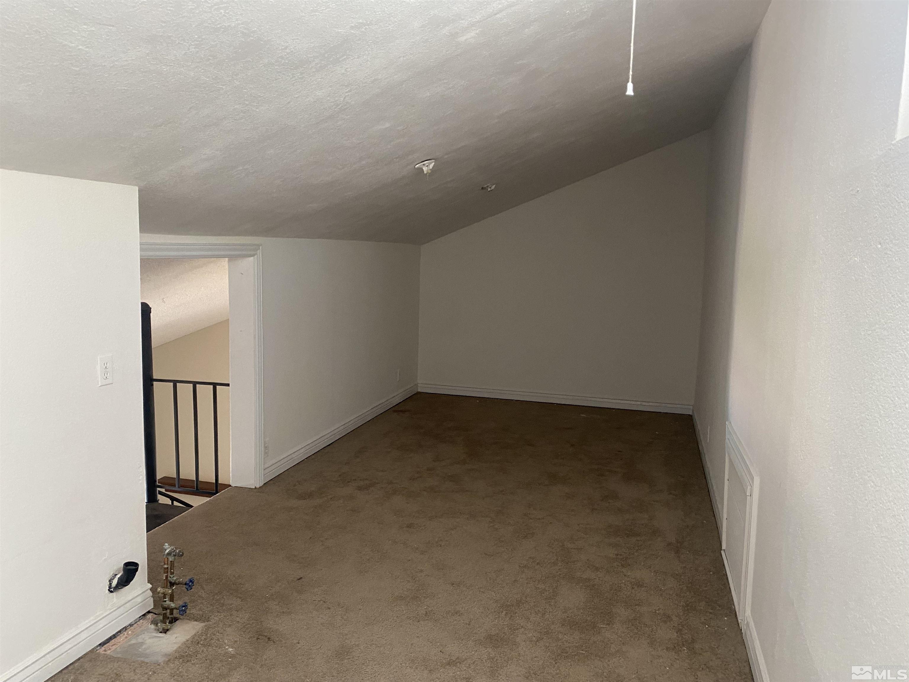 2369 Roundhouse Rd Property Photo 11
