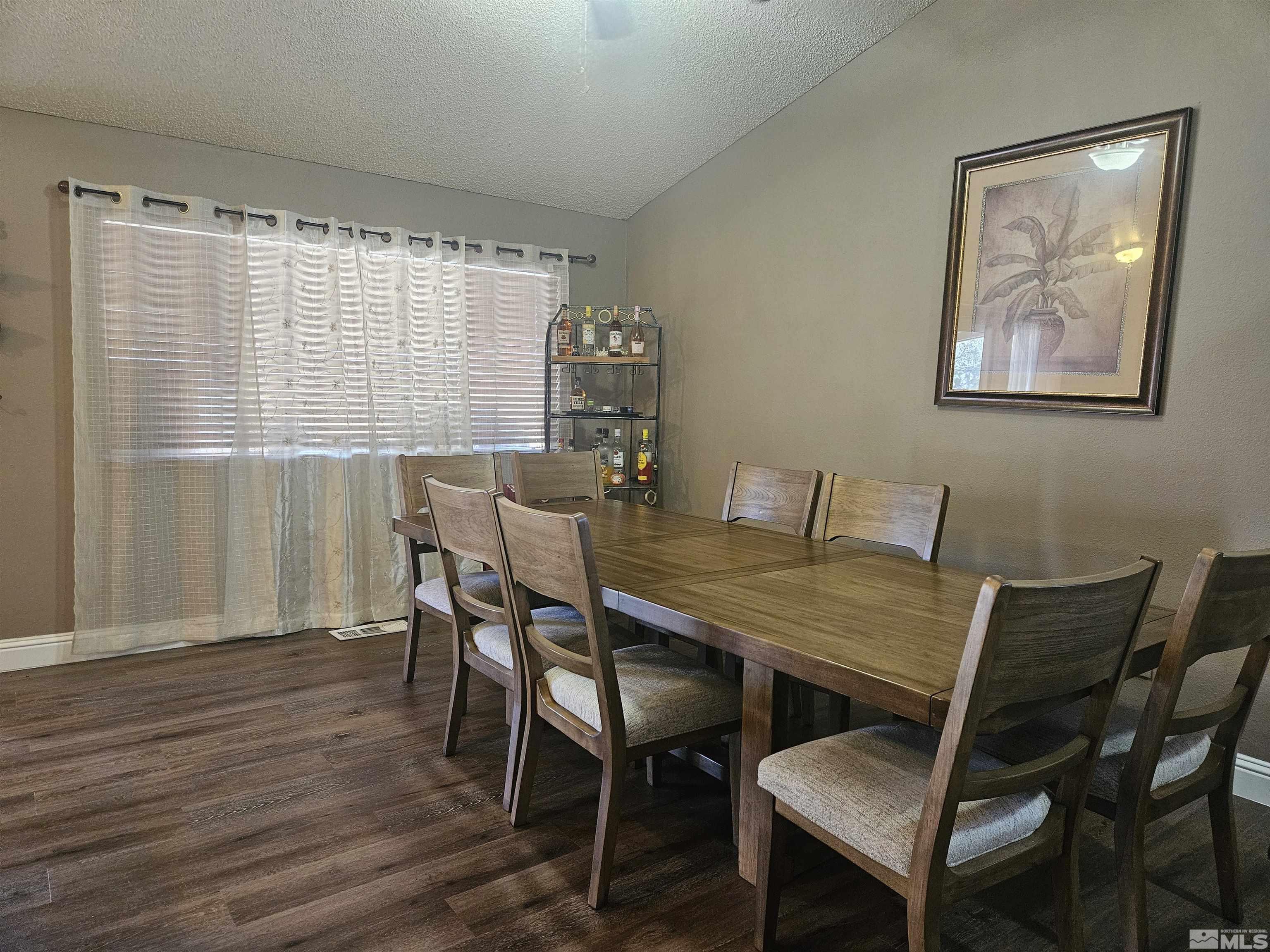 8075 Shifting Sands Drive Property Photo 4