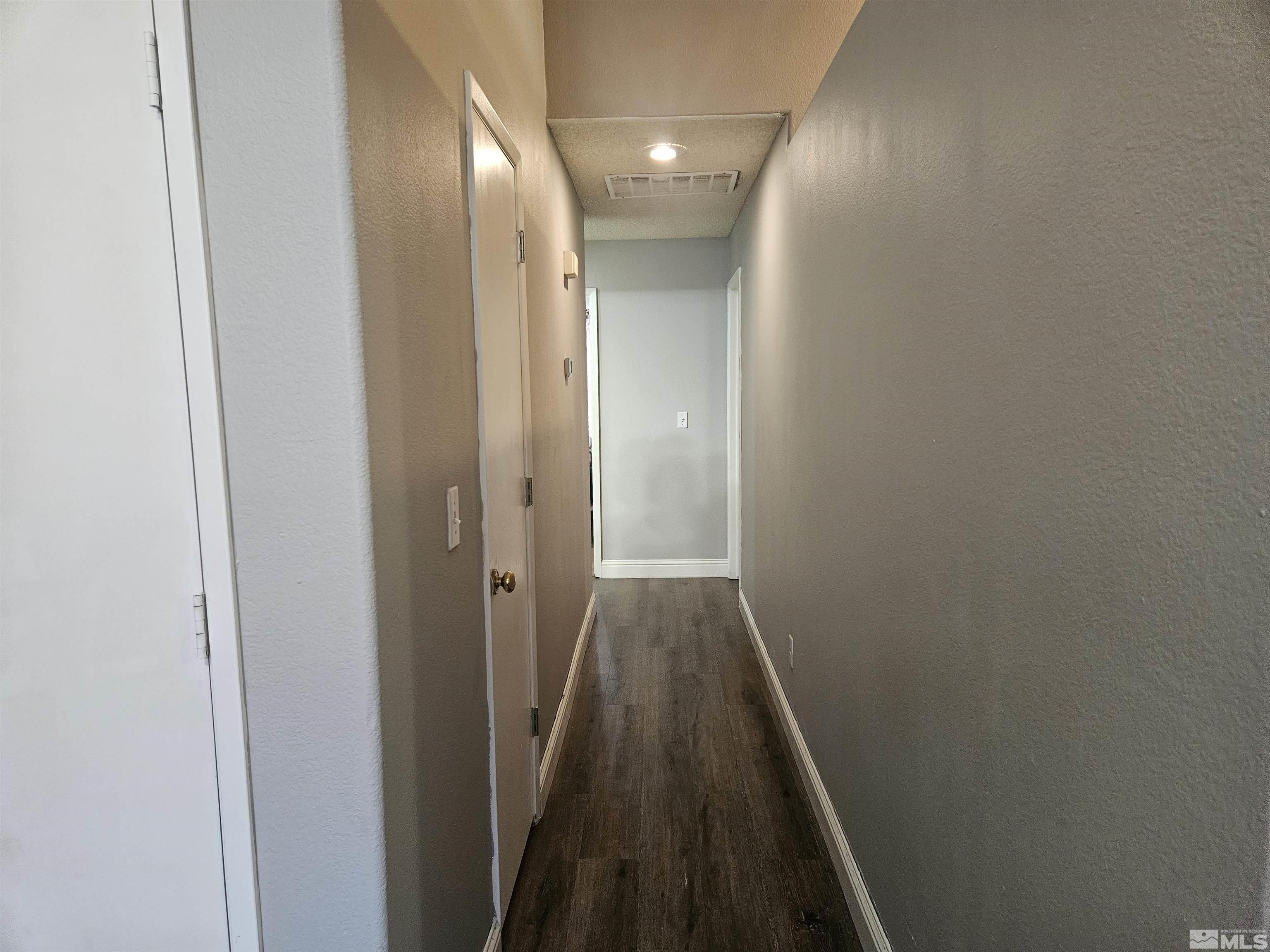 8075 Shifting Sands Drive Property Photo 8