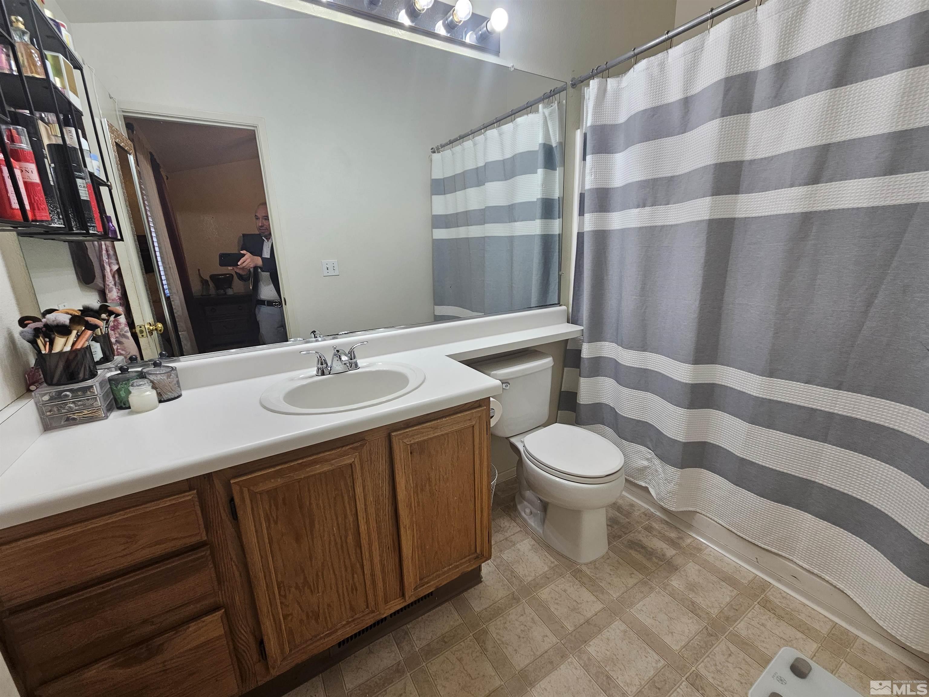 8075 Shifting Sands Drive Property Photo 12