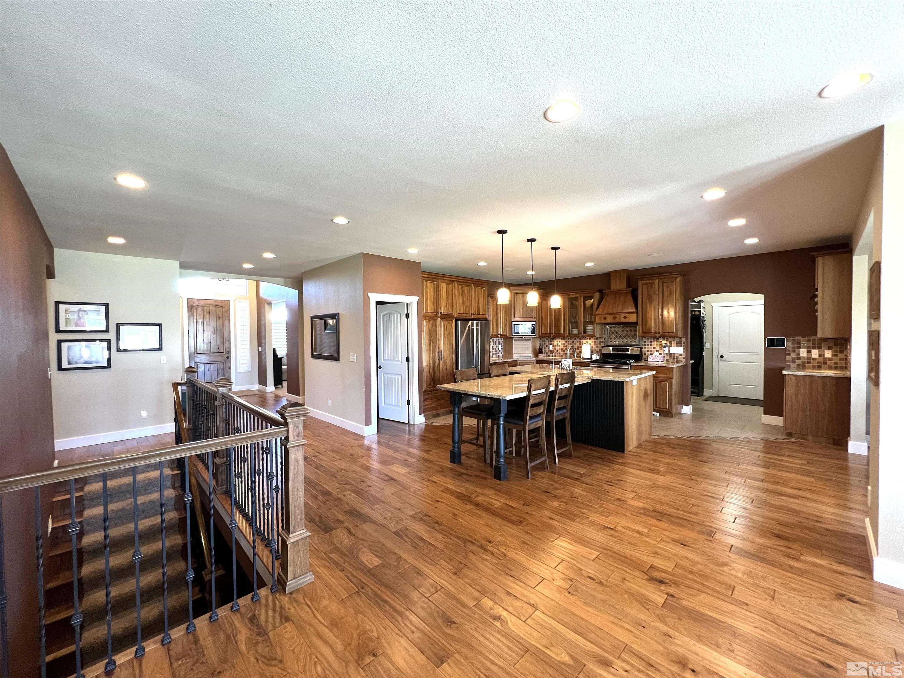 360 Jillian Ct Property Photo 11