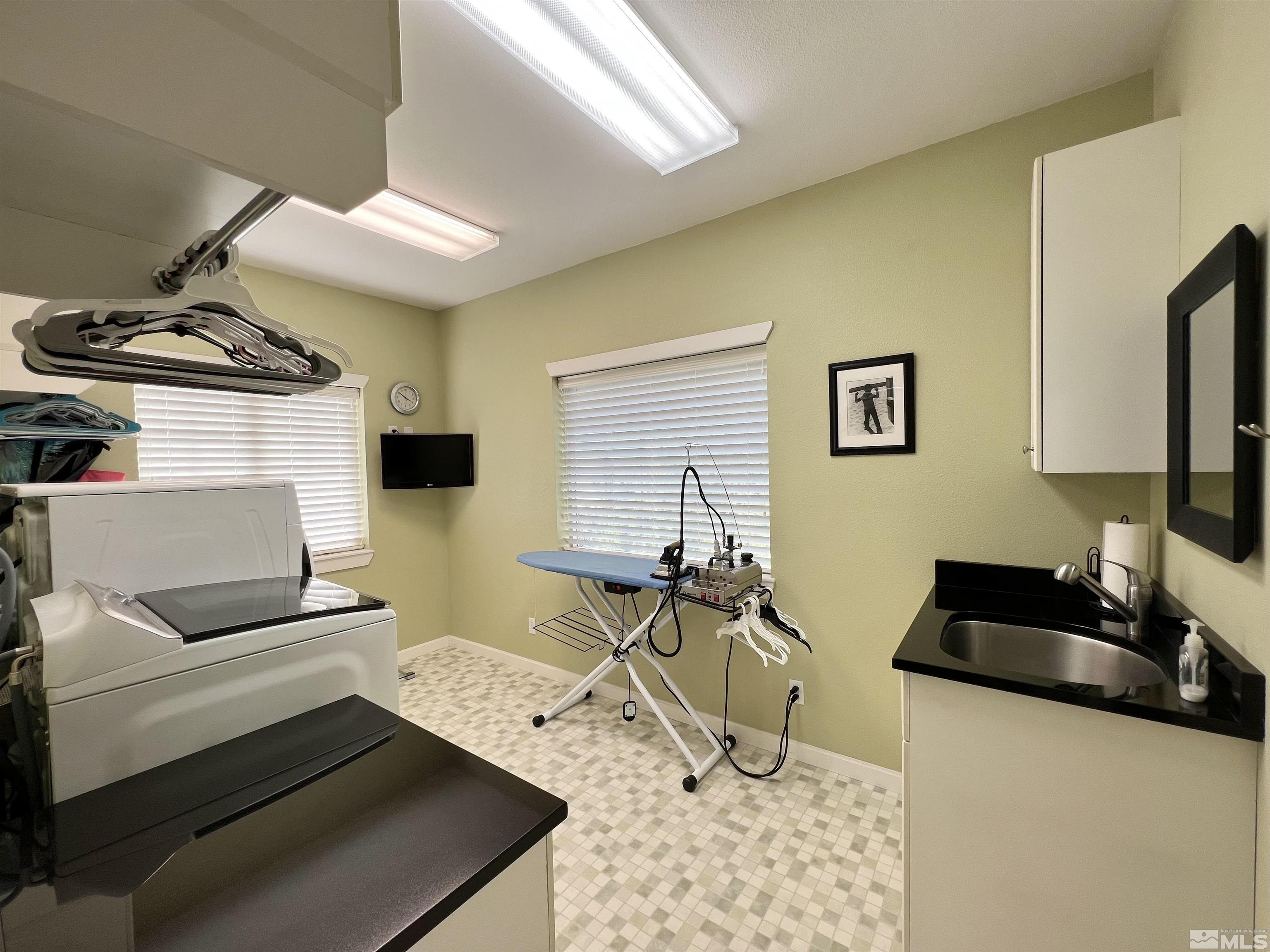 360 Jillian Ct Property Photo 19