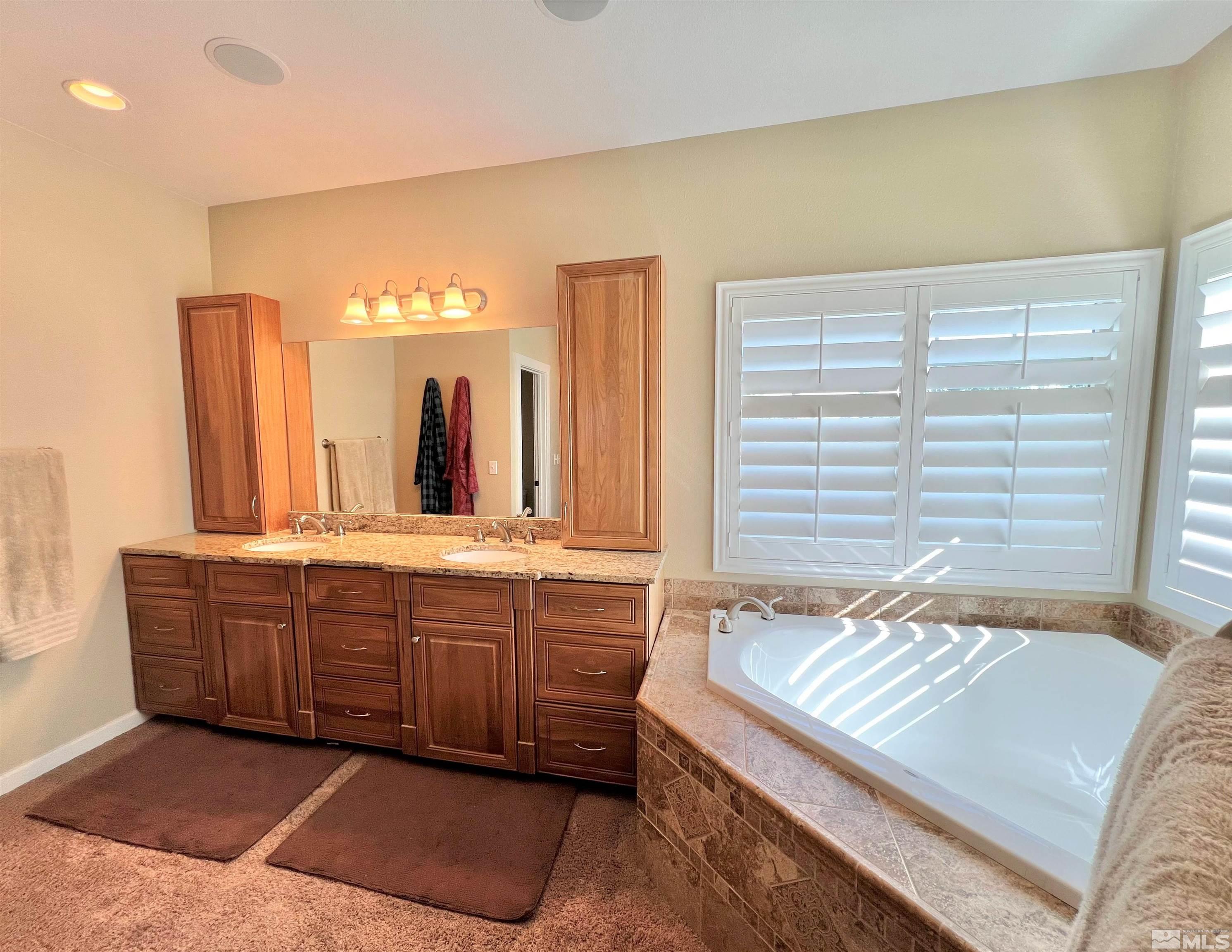 360 Jillian Ct Property Photo 22
