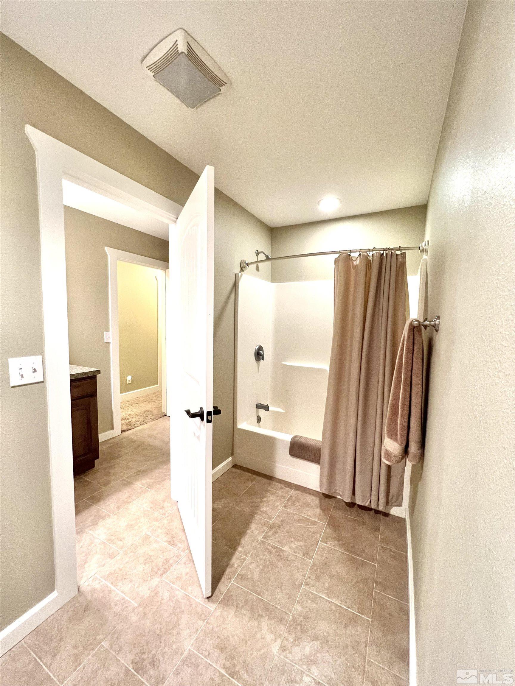360 Jillian Ct Property Photo 34
