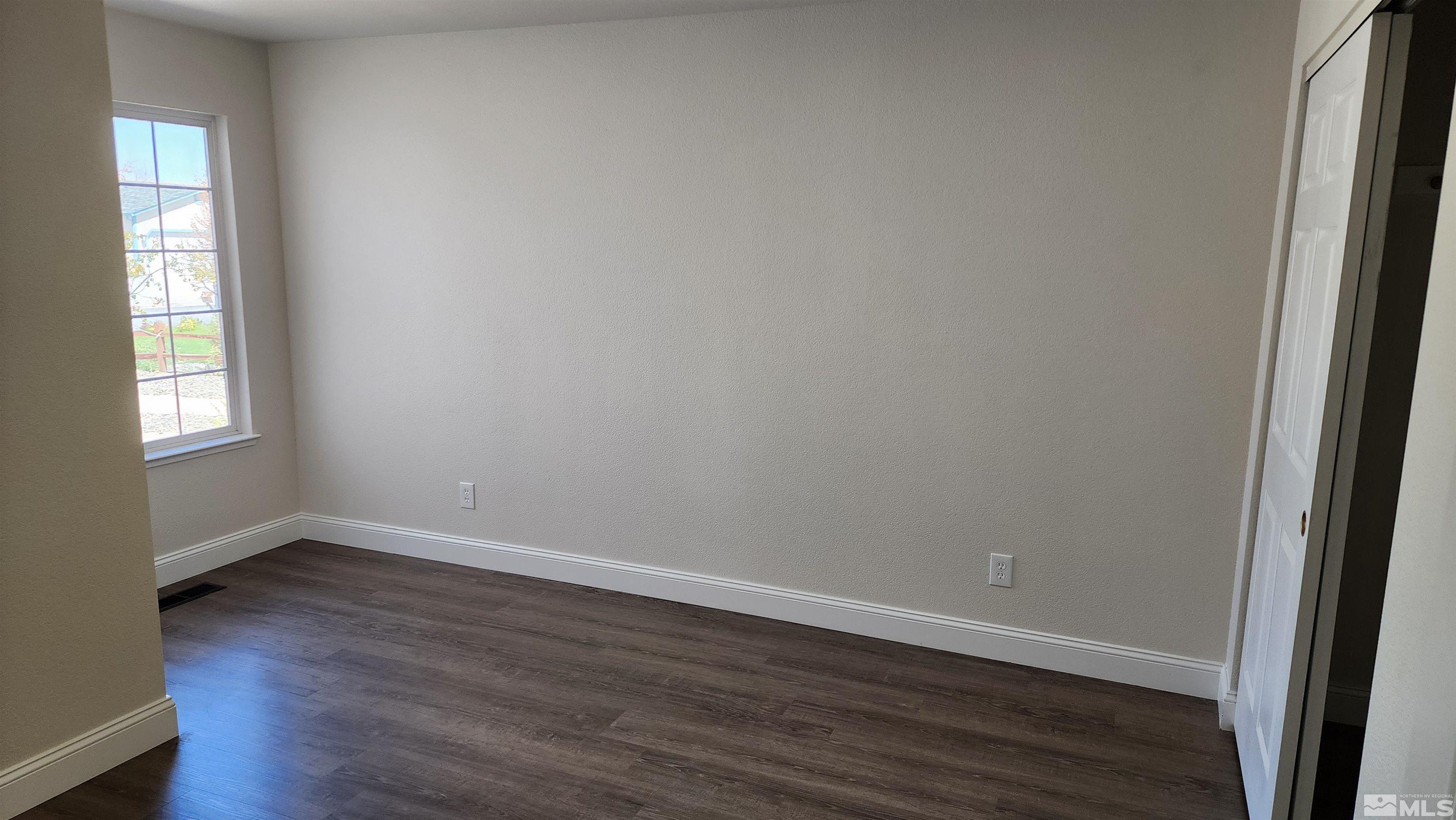 5910 Poinsettia Ct Property Photo 7