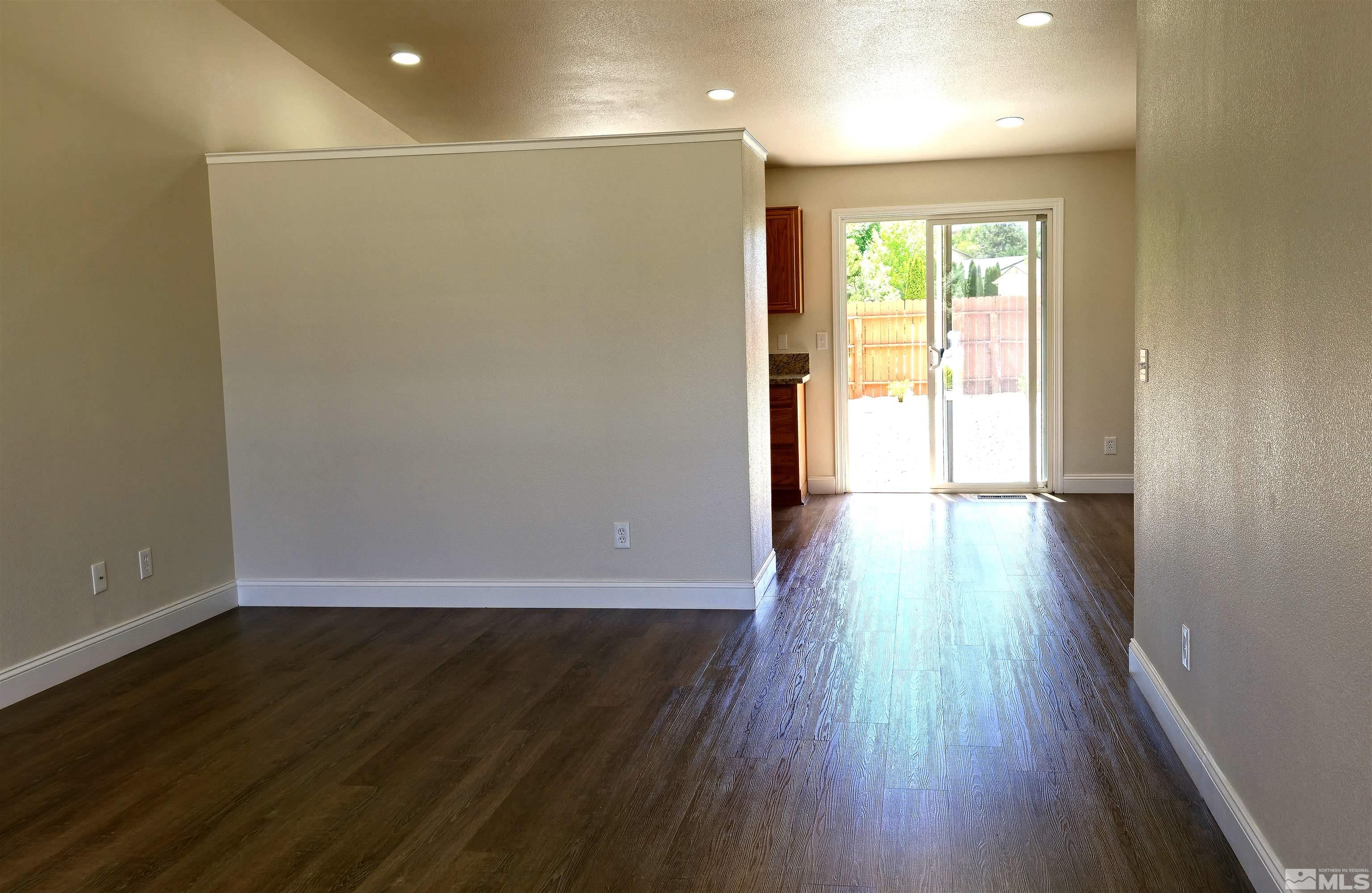 5910 Poinsettia Ct Property Photo 10