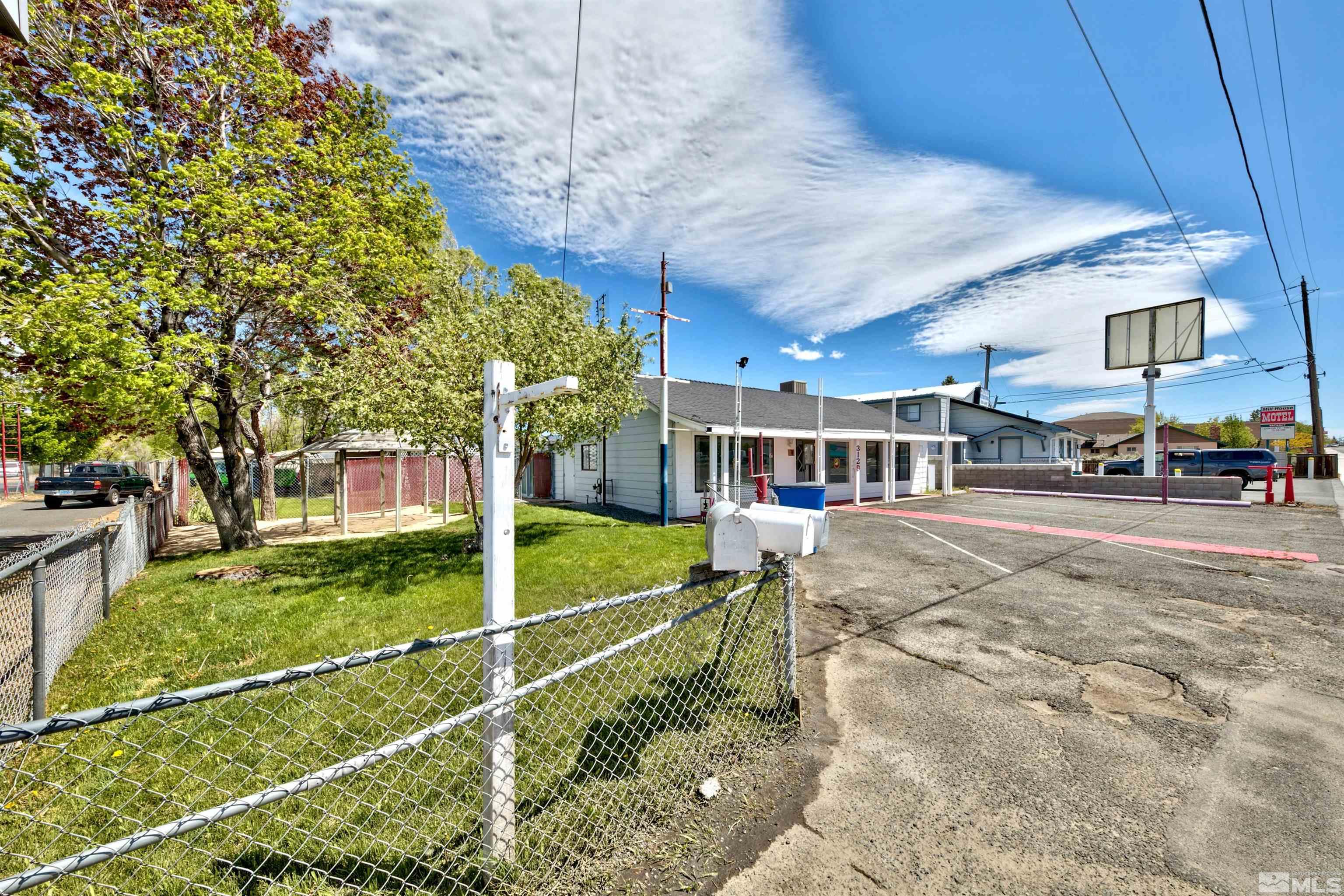 3129 S Carson St Property Photo 2