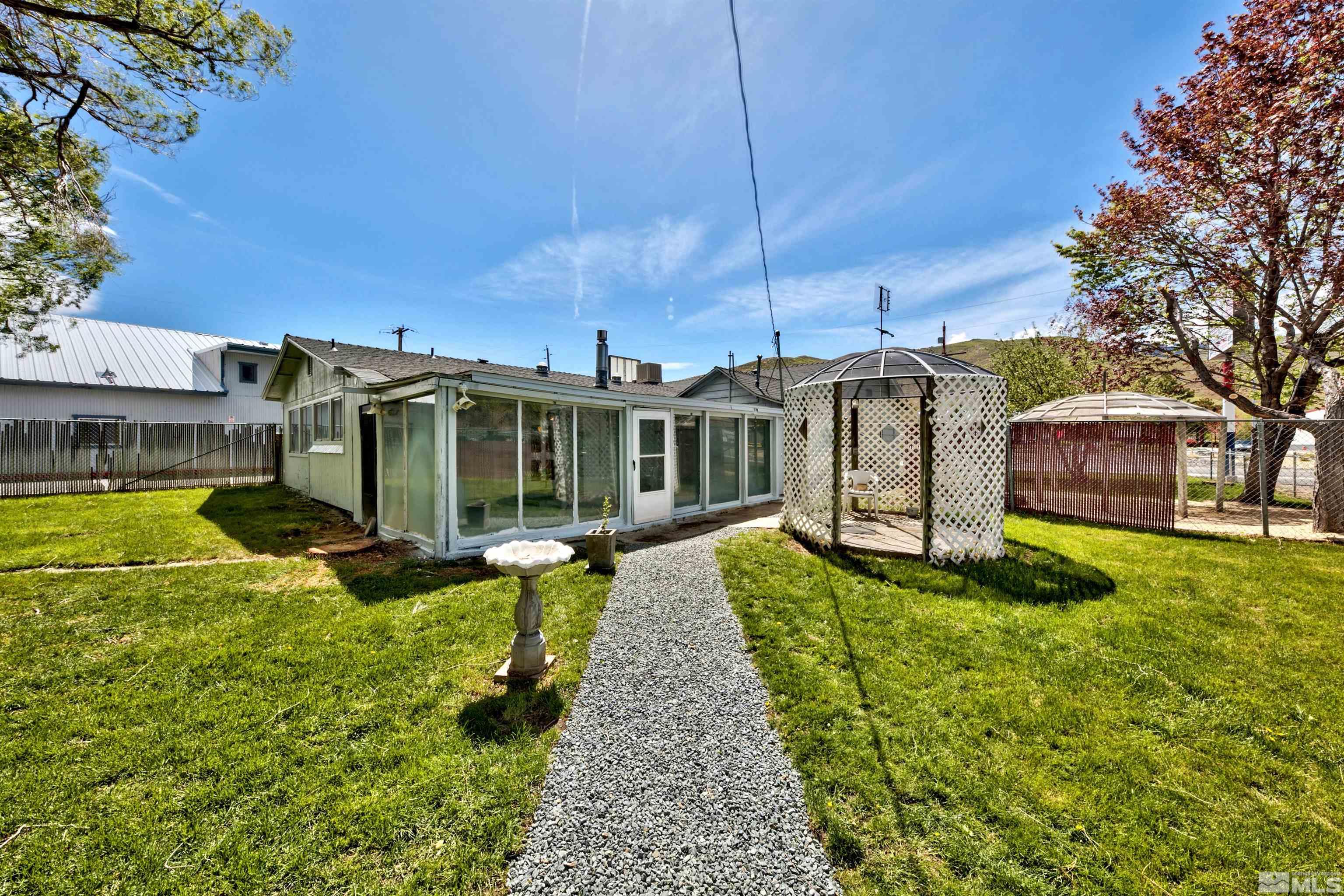 3129 S Carson St Property Photo 6