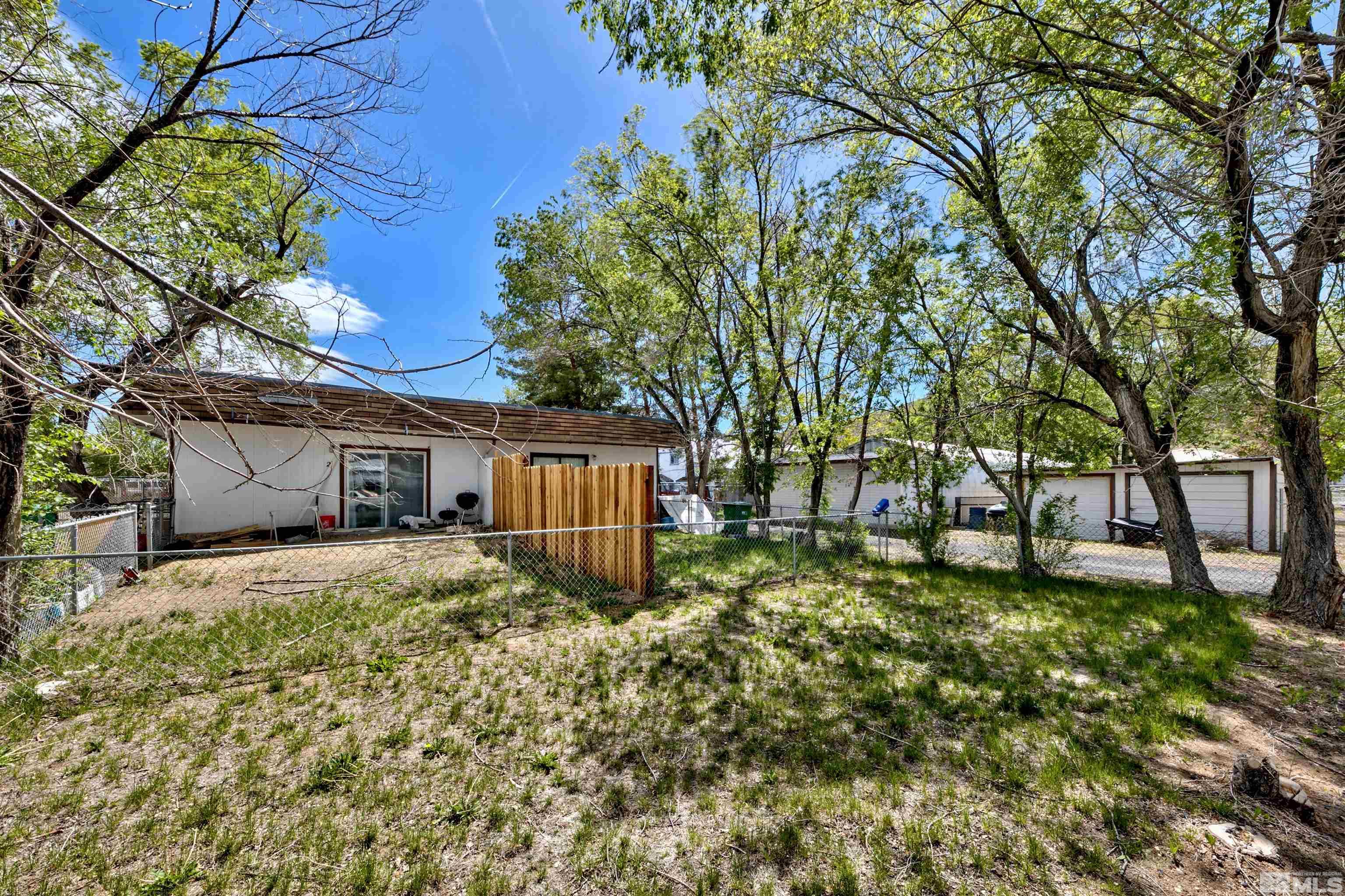 3129 S Carson St Property Photo 13