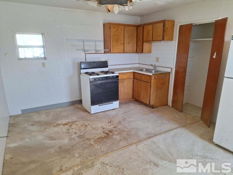 435 9th Street Property Photo 6