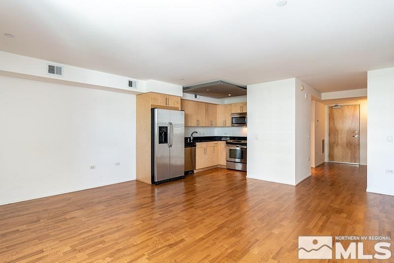 255 N Sierra Street Property Photo 1