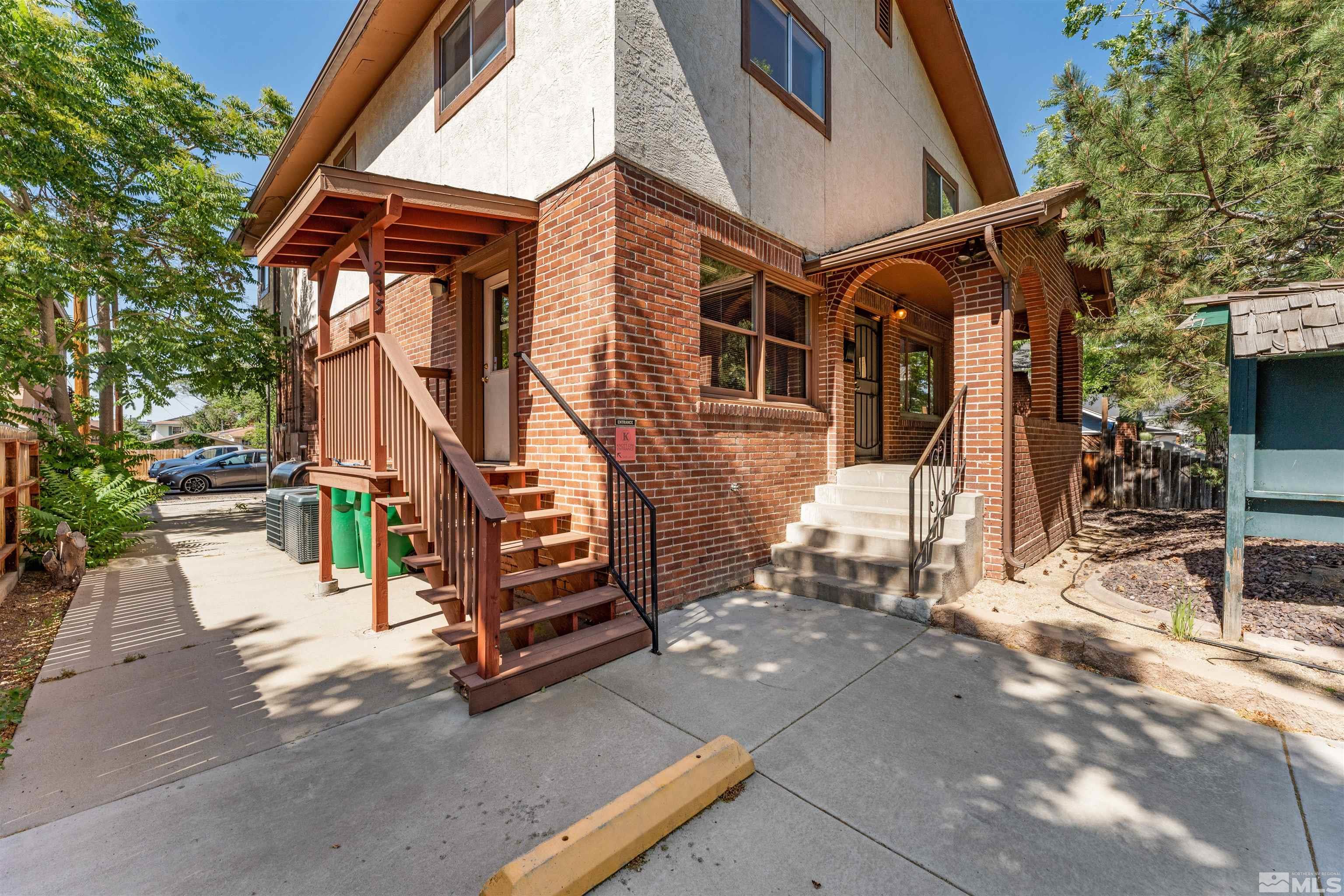 235 W Pueblo St Property Photo 1