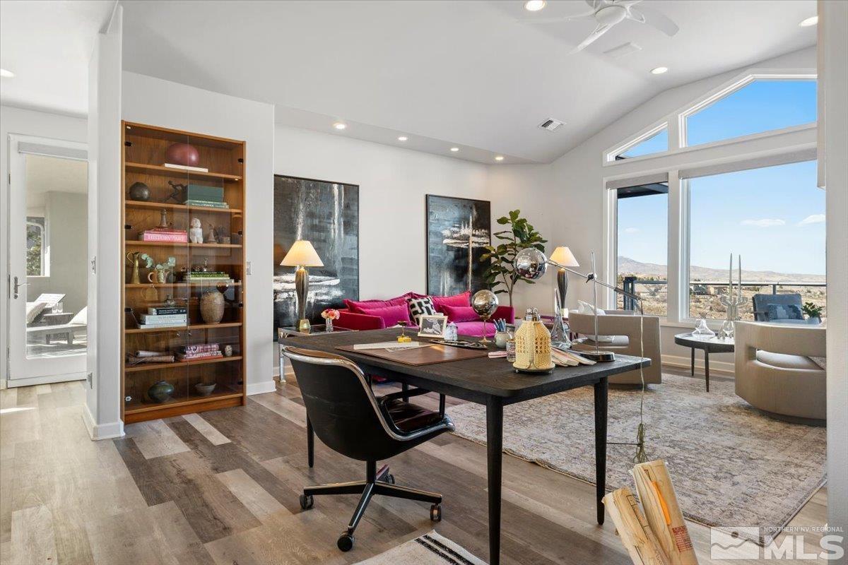 10241 Zuni Ridge Trl Property Photo 4