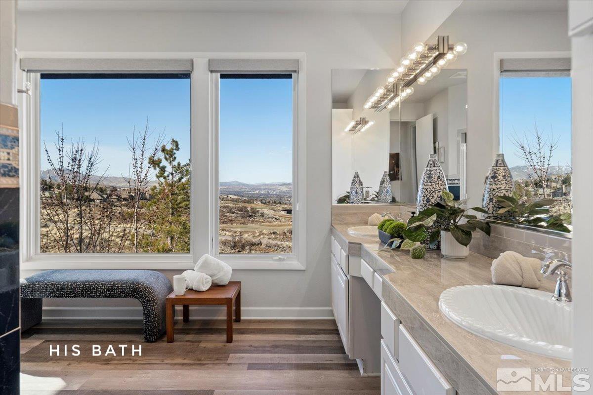 10241 Zuni Ridge Trl Property Photo 12