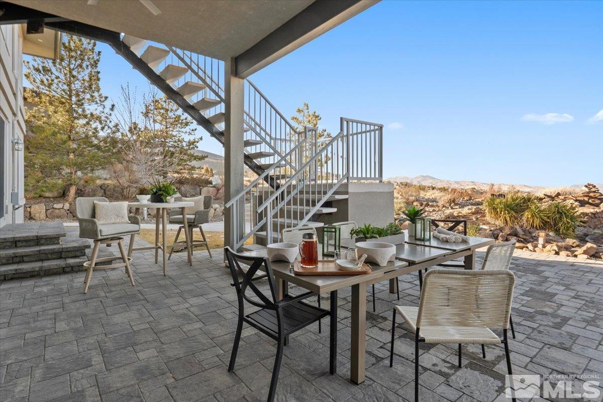 10241 Zuni Ridge Trl Property Photo 23