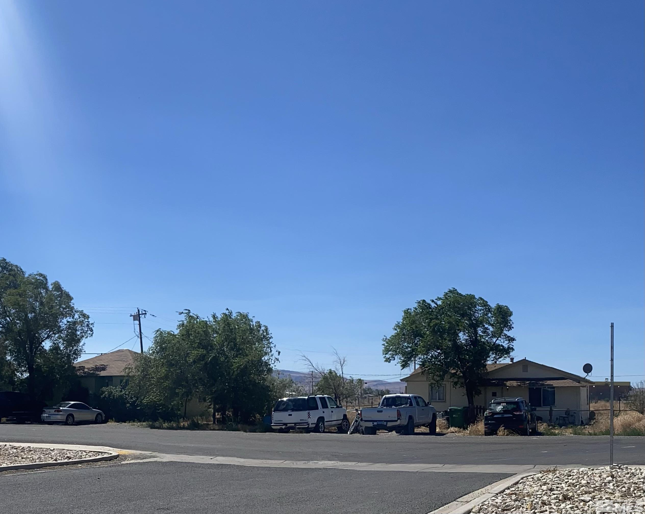 1025 Pyramid Ave Property Photo 1